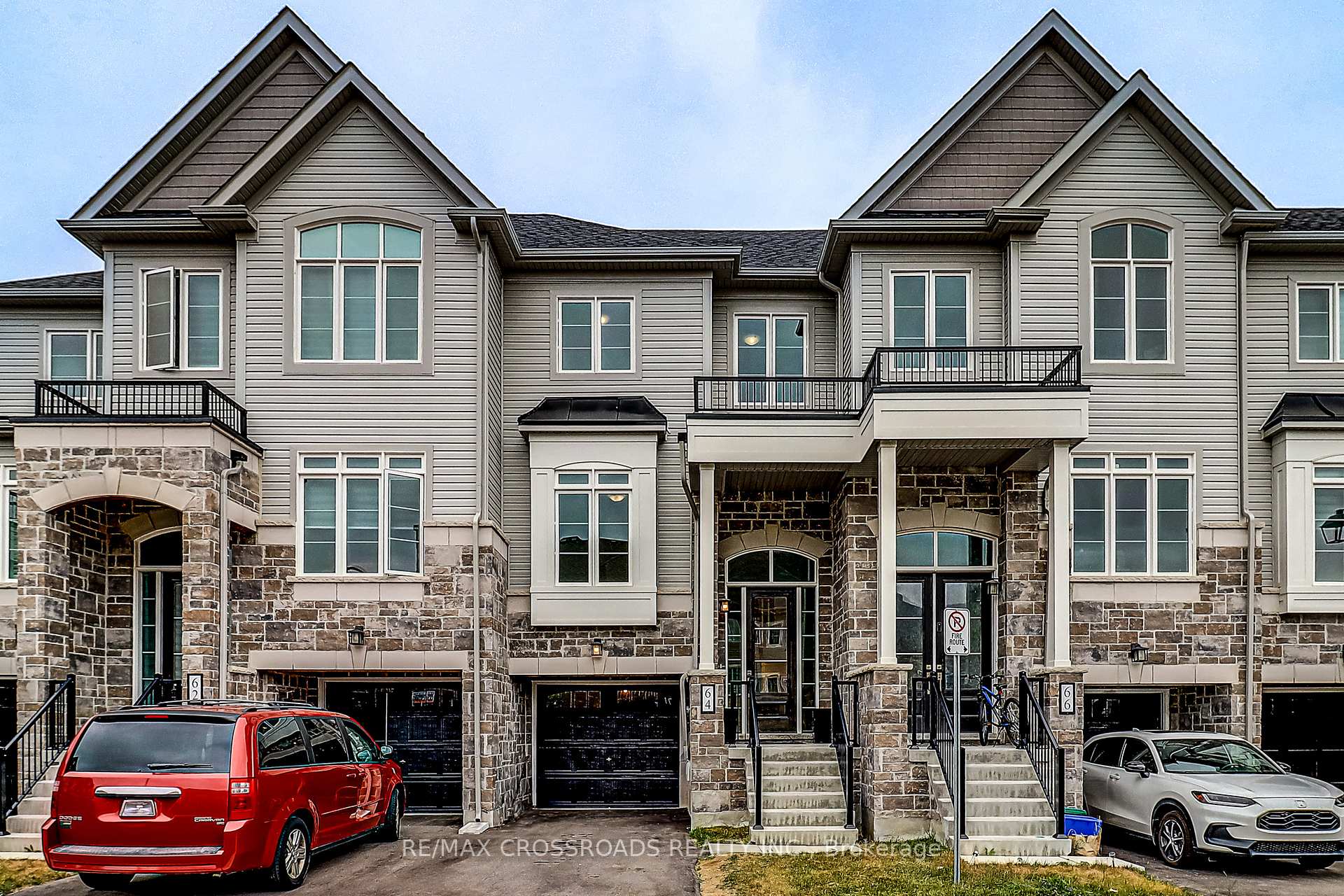 Photo 1 of 64 Lyall Stokes Circle, East Gwillimbury, Mt Albert — HOMEH