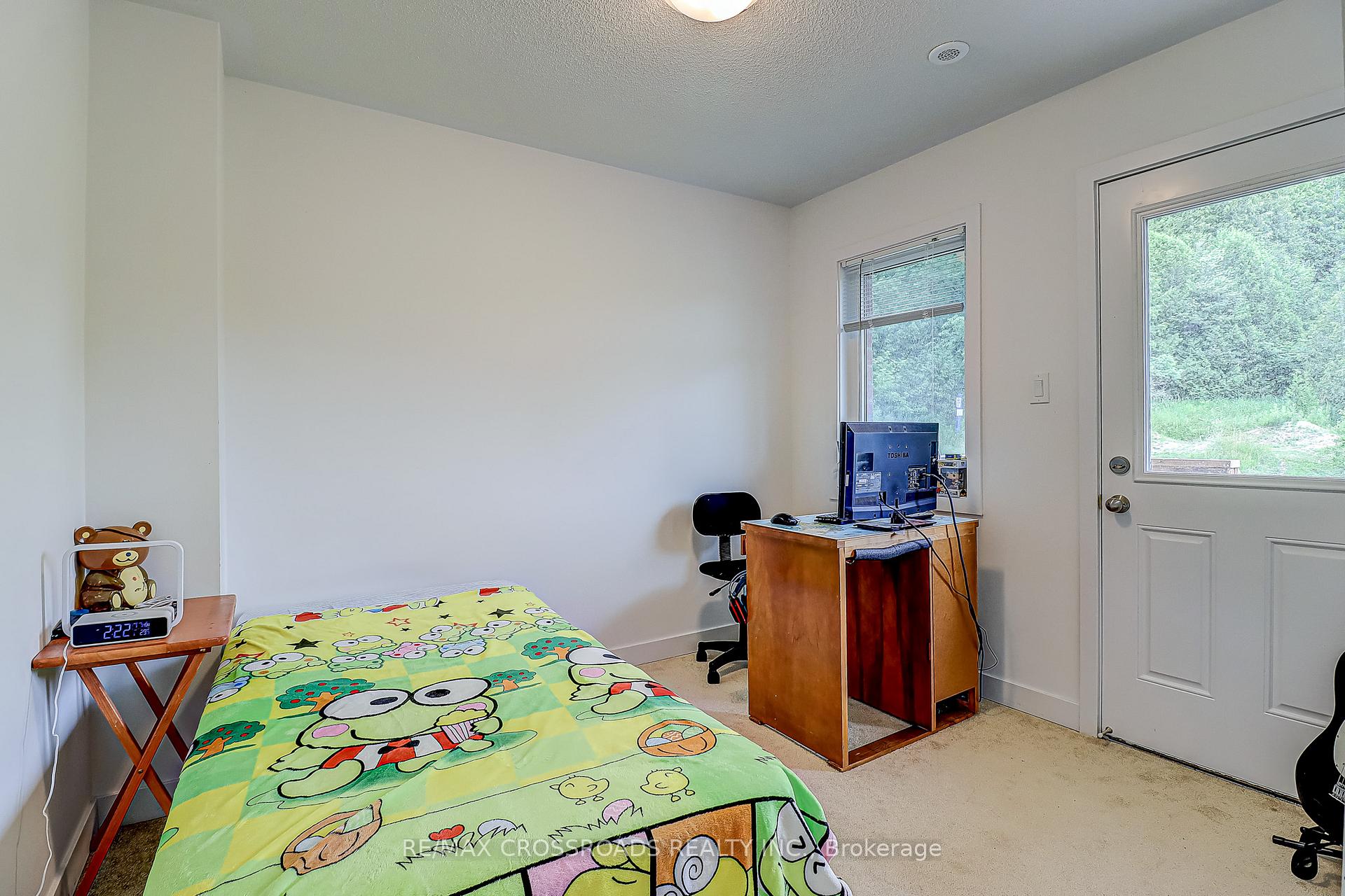Photo 17 of 64 Lyall Stokes Circle, East Gwillimbury, Mt Albert — HOMEH