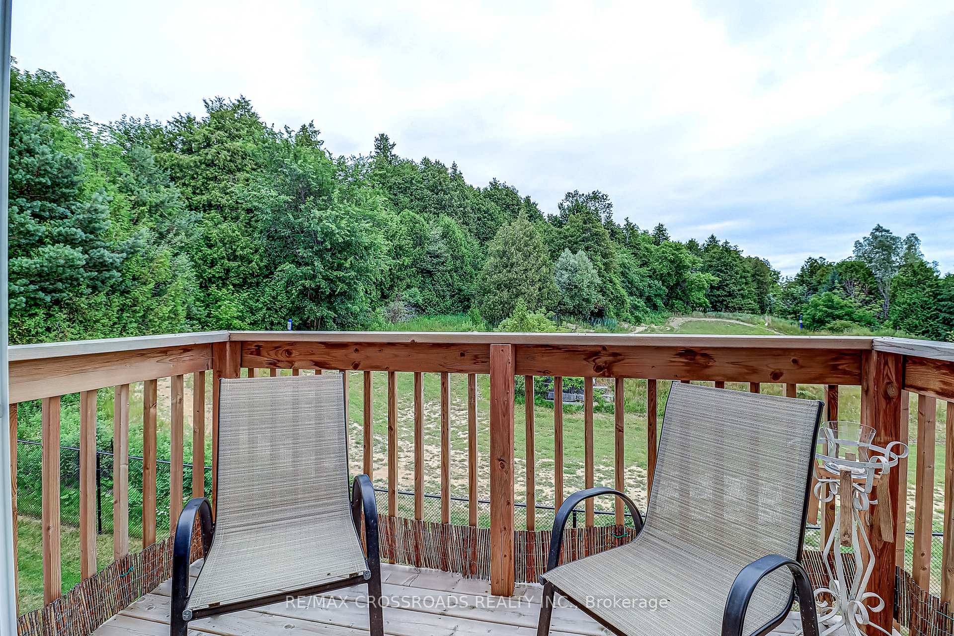 Photo 25 of 64 Lyall Stokes Circle, East Gwillimbury, Mt Albert — HOMEH
