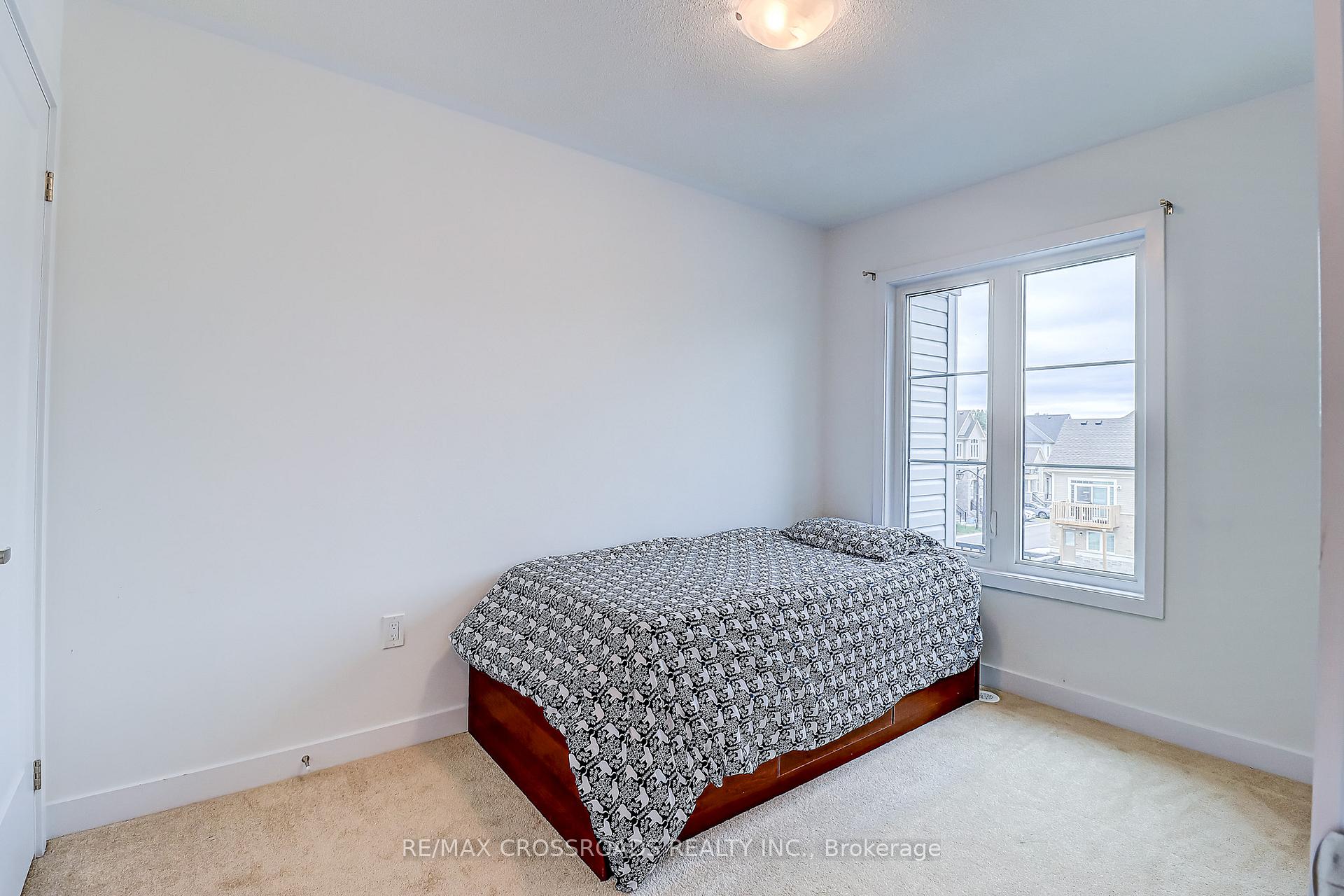 Photo 27 of 64 Lyall Stokes Circle, East Gwillimbury, Mt Albert — HOMEH