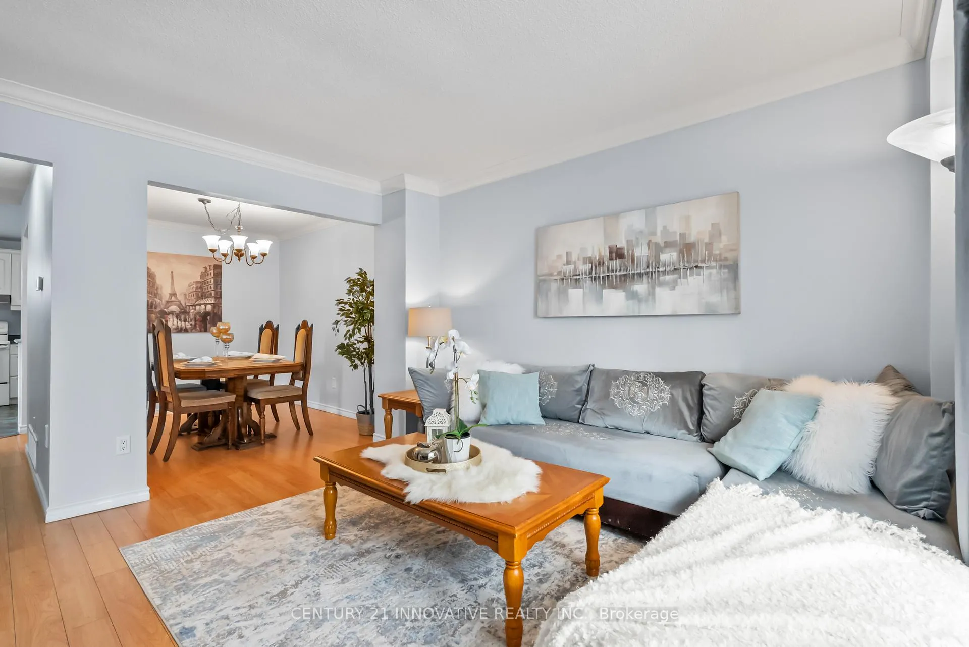 Photo 3 of 212 Castlebar Crescent, Oshawa, Vanier — HOMEH
