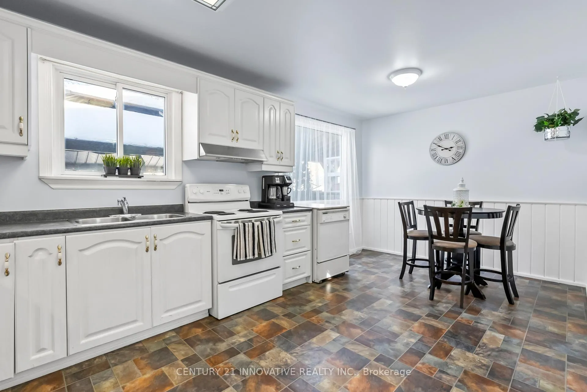 Photo 9 of 212 Castlebar Crescent, Oshawa, Vanier — HOMEH