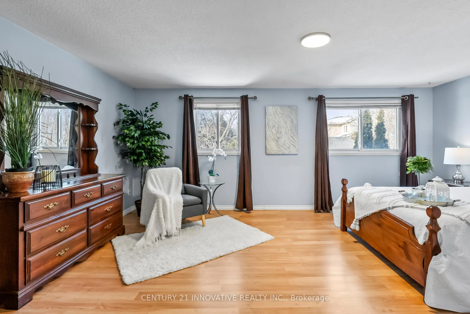 Photo 15 of 212 Castlebar Crescent, Oshawa, Vanier — HOMEH