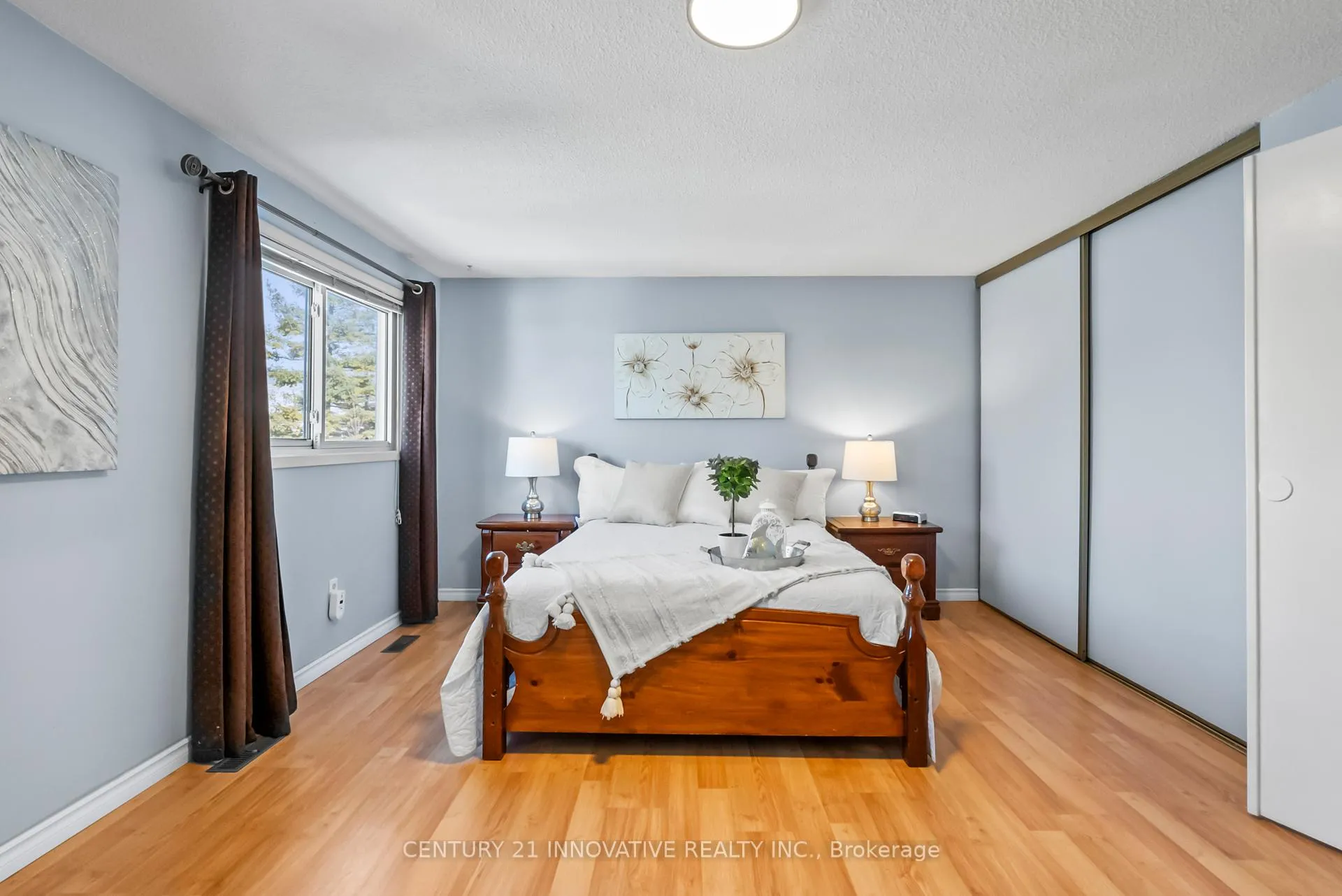 Photo 17 of 212 Castlebar Crescent, Oshawa, Vanier — HOMEH