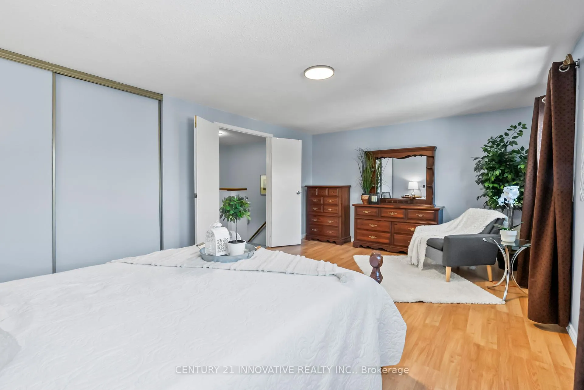 Photo 19 of 212 Castlebar Crescent, Oshawa, Vanier — HOMEH