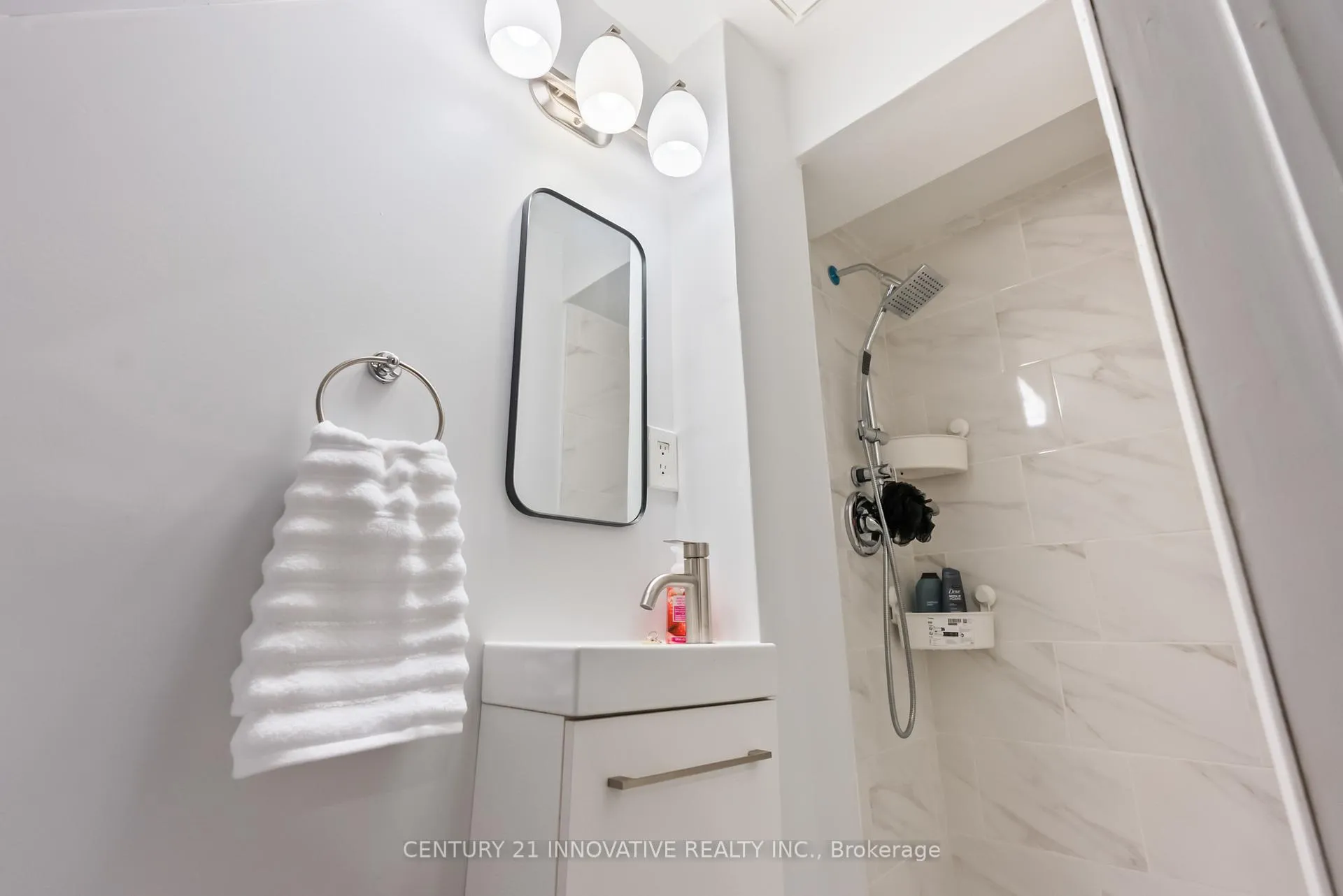 Photo 31 of 212 Castlebar Crescent, Oshawa, Vanier — HOMEH