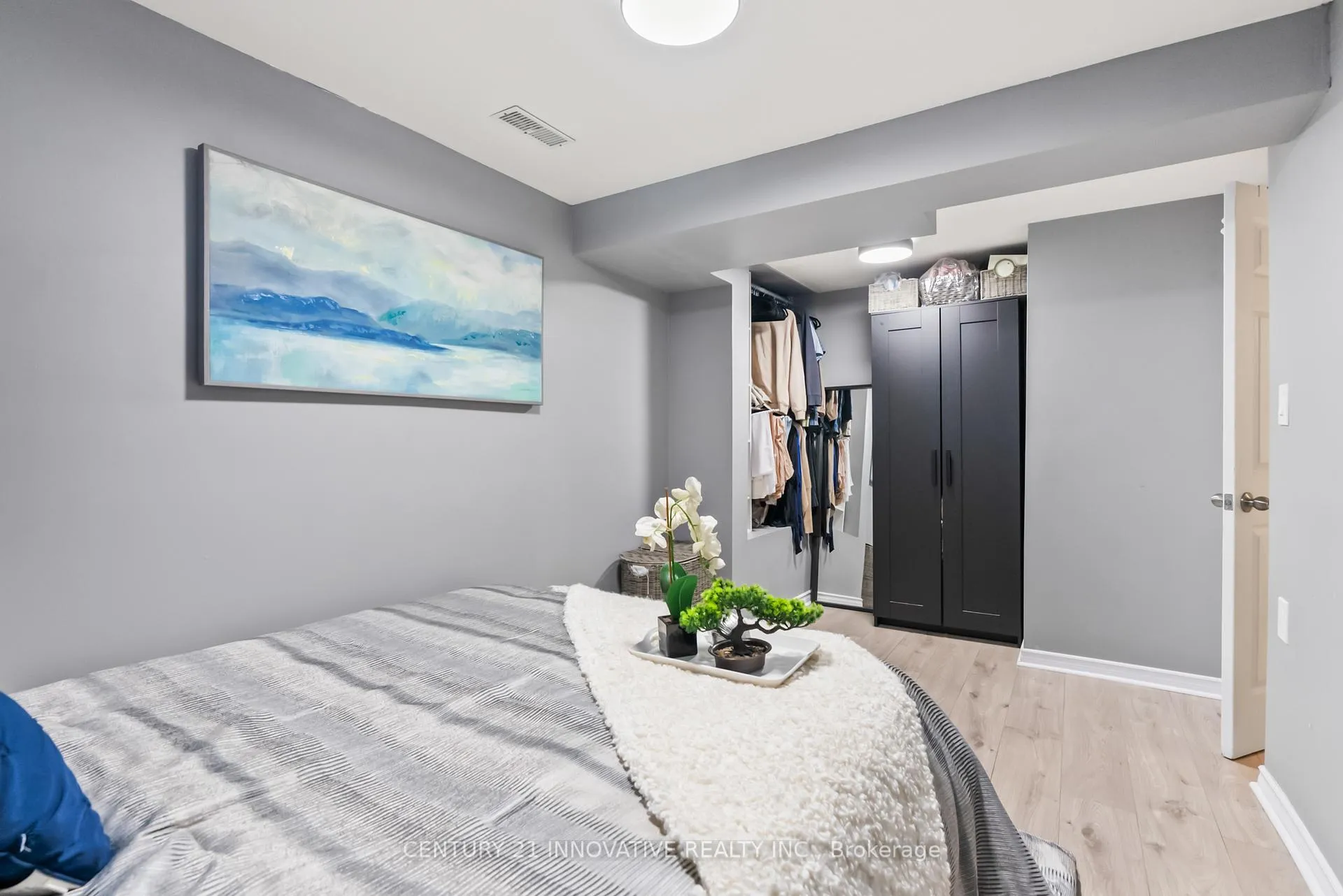 Photo 33 of 212 Castlebar Crescent, Oshawa, Vanier — HOMEH