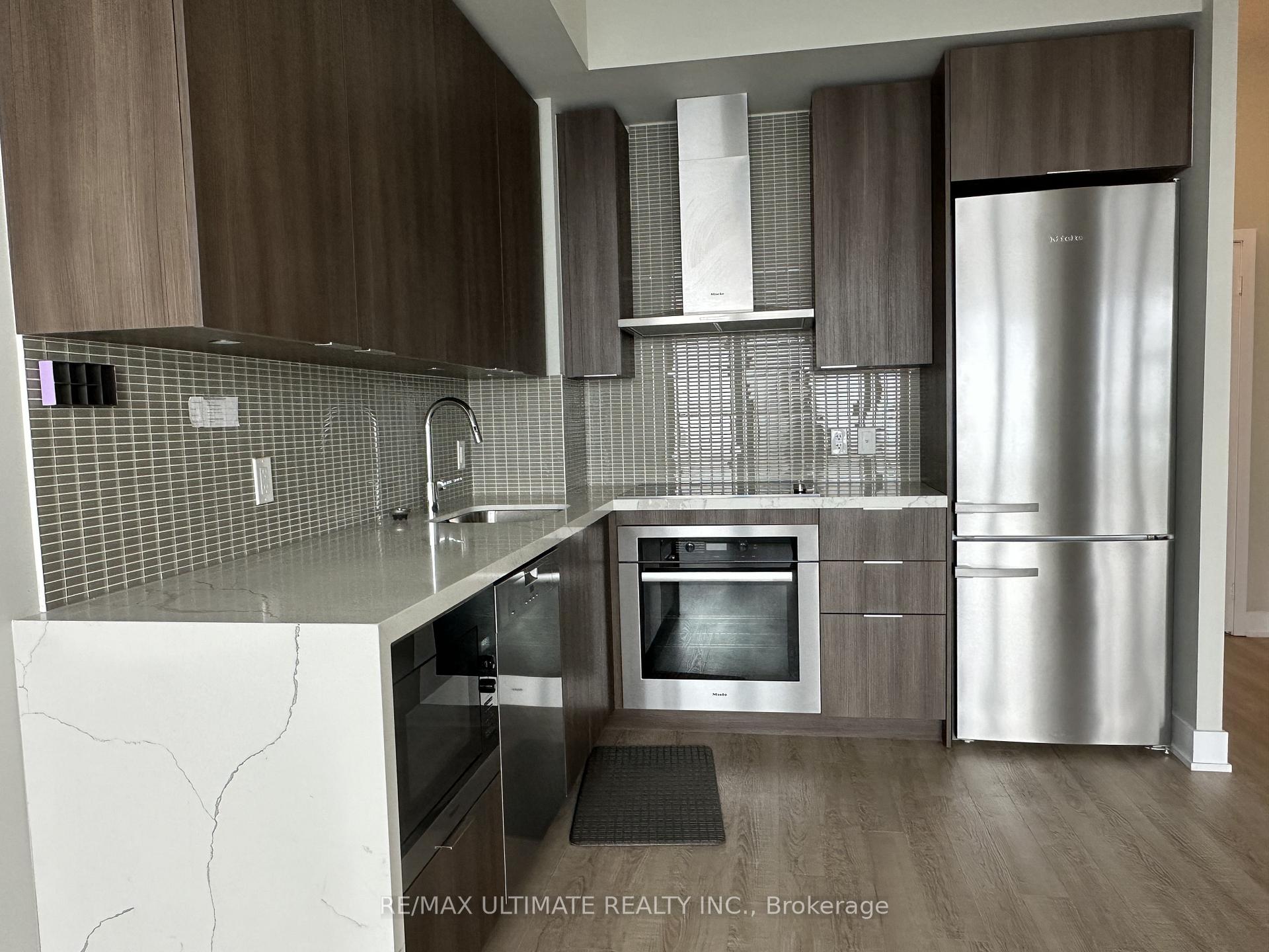 Photo 3 of Unit #6206, 30 Shore Breeze Drive, Etobicoke, Mimico — HOMEH