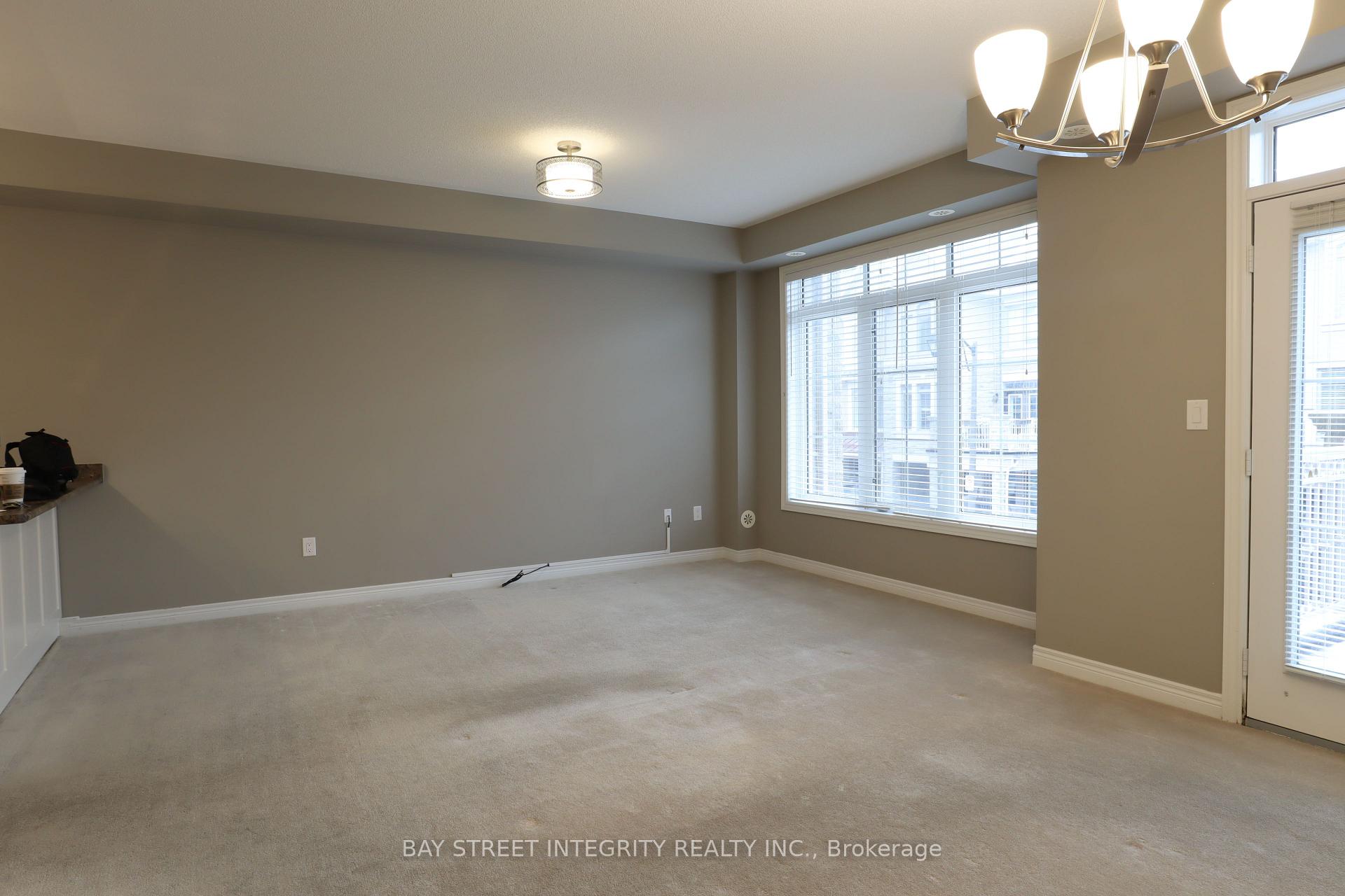 Photo 6 of Unit 39, 2435 Greenwich Drive, Oakville, Westmount — HOMEH