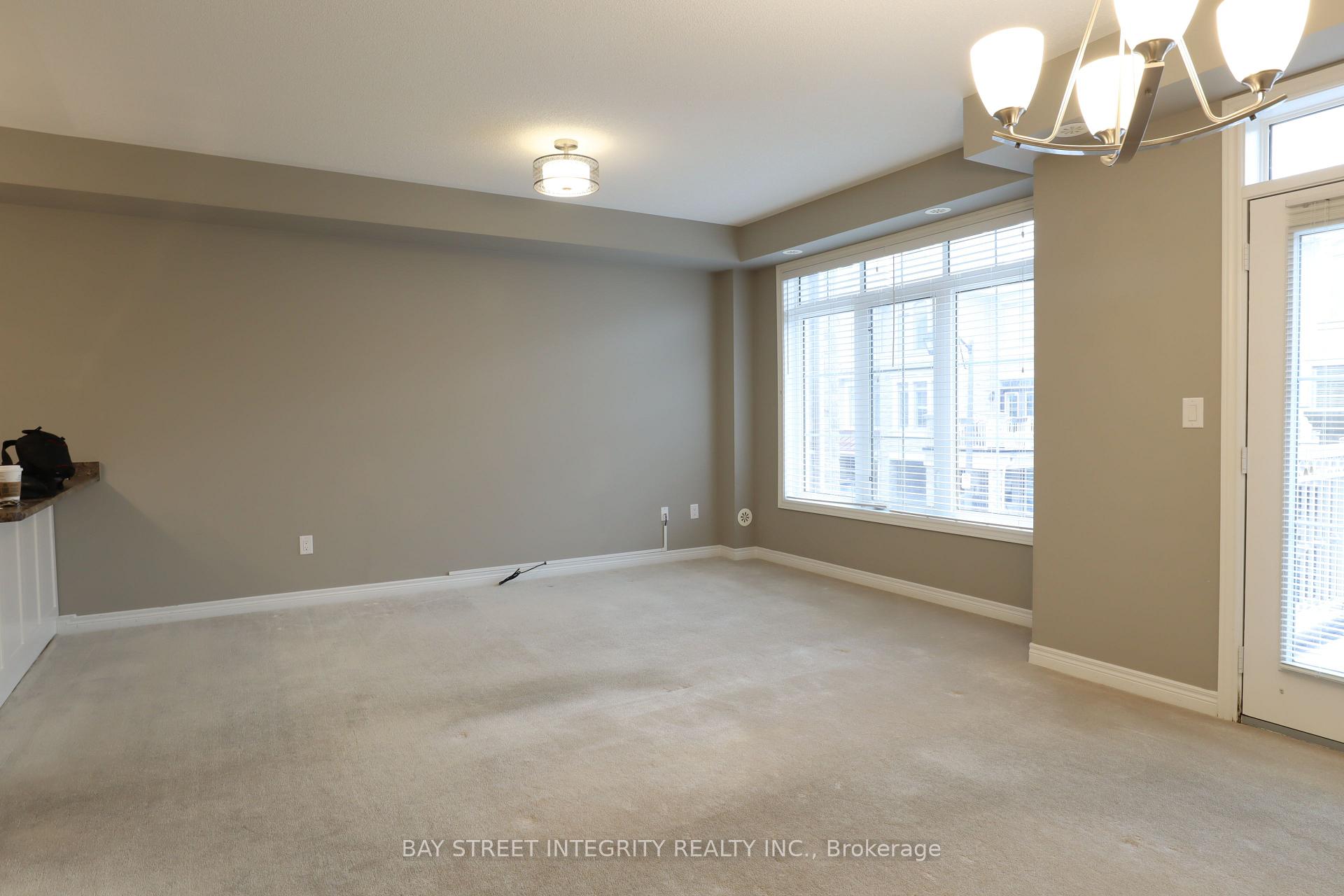 Photo 7 of Unit 39, 2435 Greenwich Drive, Oakville, Westmount — HOMEH