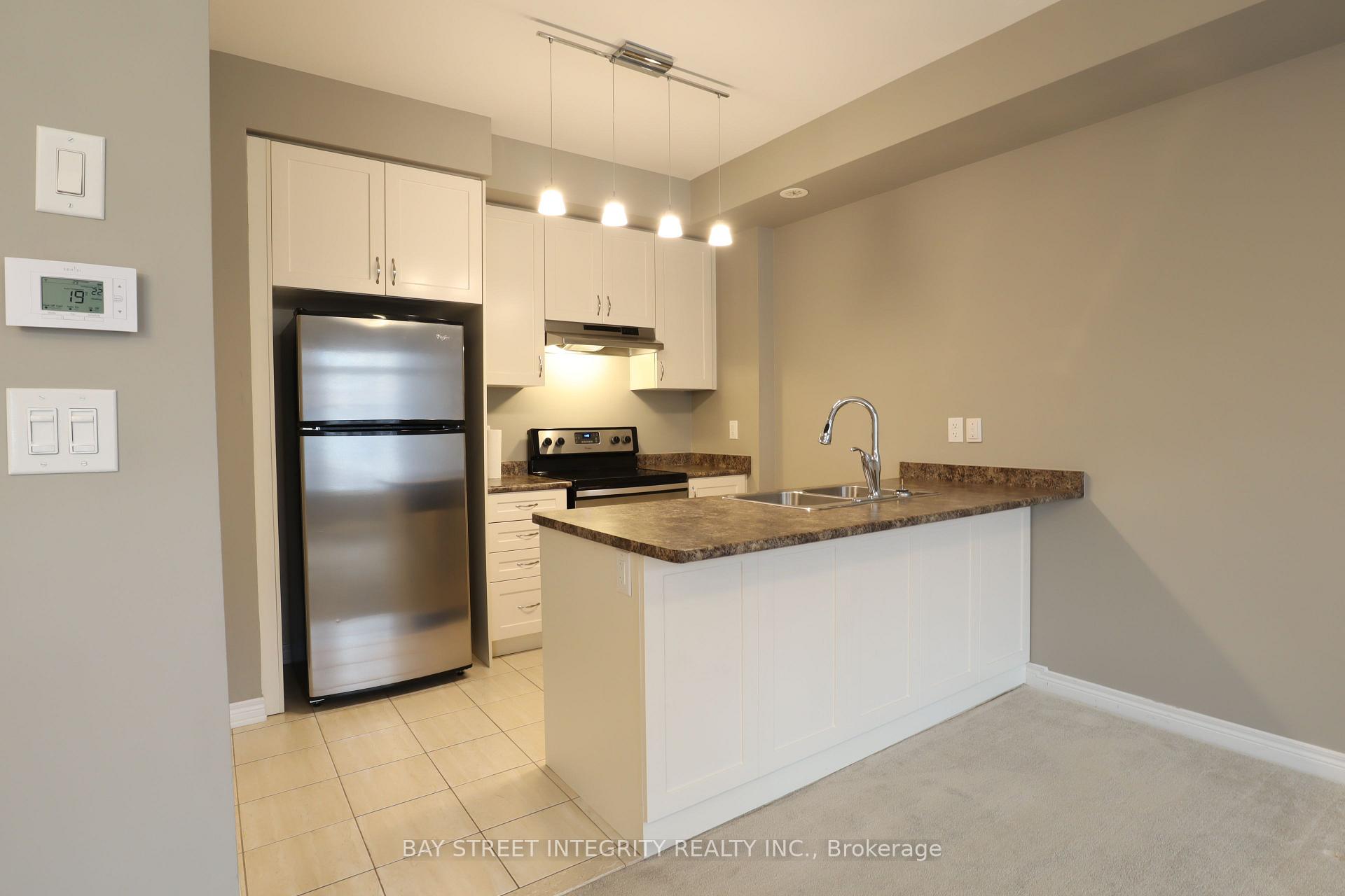 Photo 15 of Unit 39, 2435 Greenwich Drive, Oakville, Westmount — HOMEH