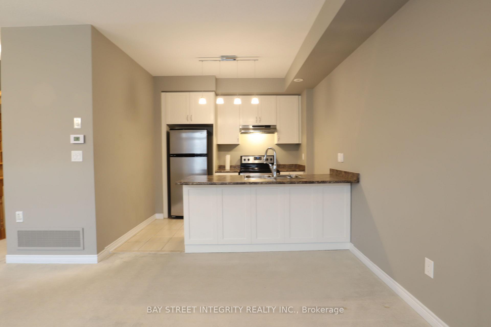 Photo 16 of Unit 39, 2435 Greenwich Drive, Oakville, Westmount — HOMEH