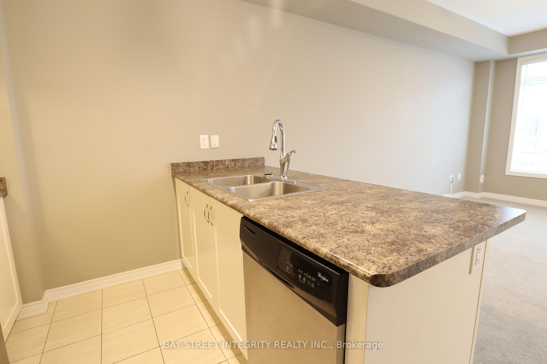 Photo 19 of Unit 39, 2435 Greenwich Drive, Oakville, Westmount — HOMEH