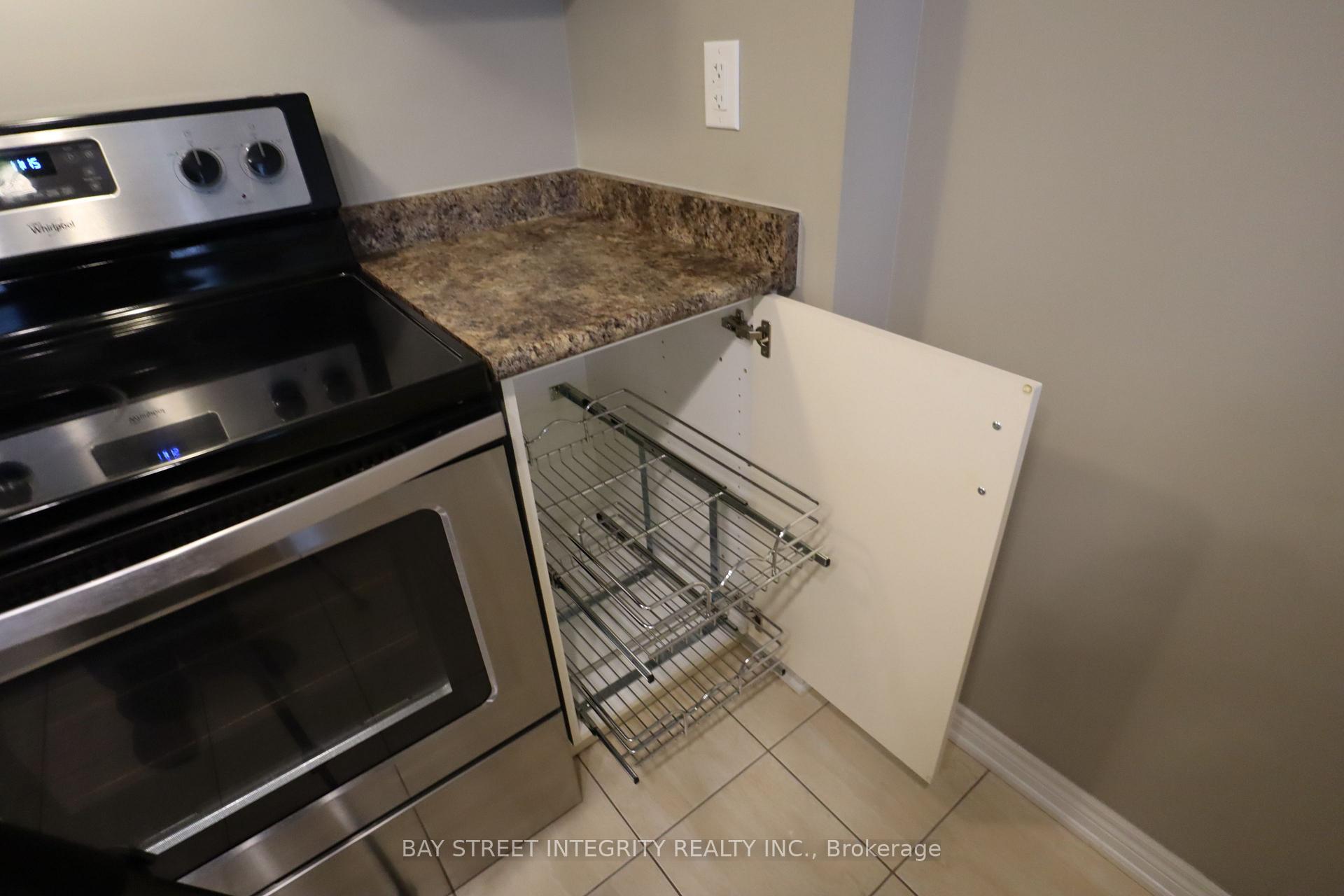 Photo 20 of Unit 39, 2435 Greenwich Drive, Oakville, Westmount — HOMEH
