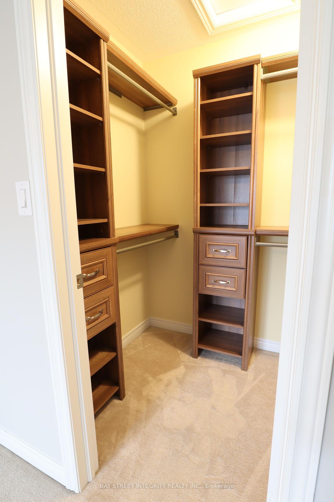 Photo 30 of Unit 39, 2435 Greenwich Drive, Oakville, Westmount — HOMEH