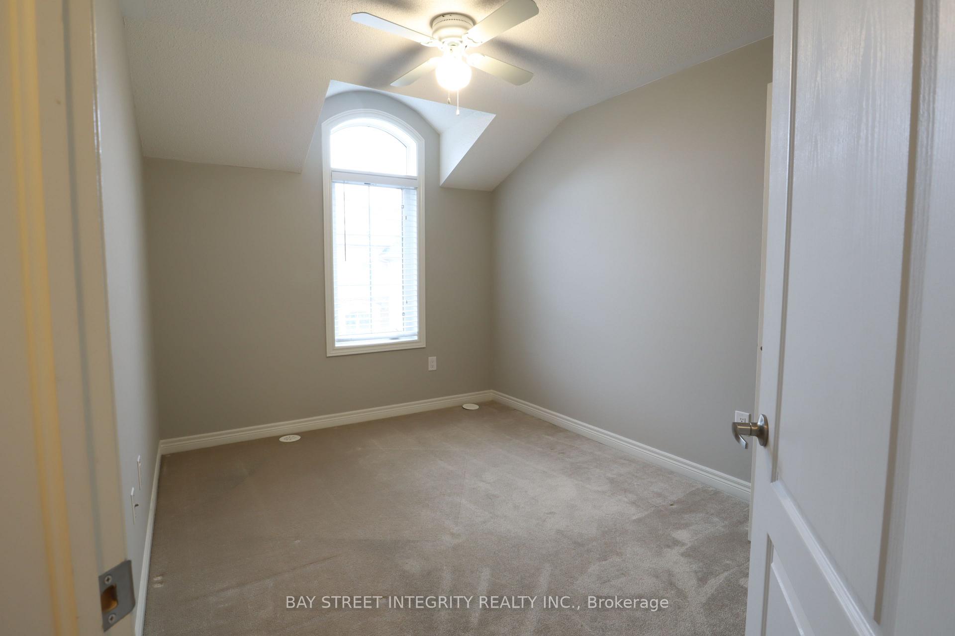 Photo 32 of Unit 39, 2435 Greenwich Drive, Oakville, Westmount — HOMEH