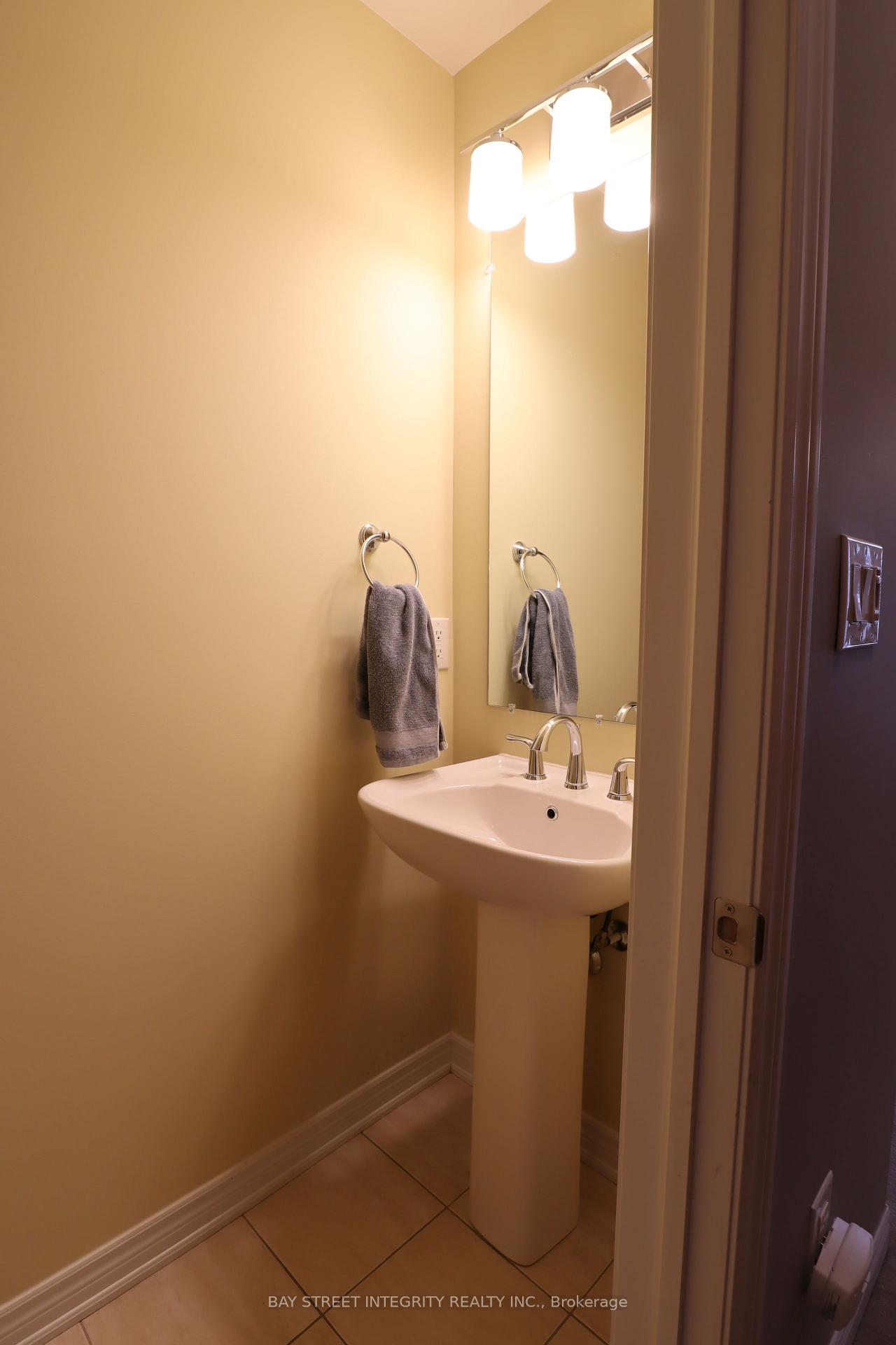 Photo 36 of Unit 39, 2435 Greenwich Drive, Oakville, Westmount — HOMEH