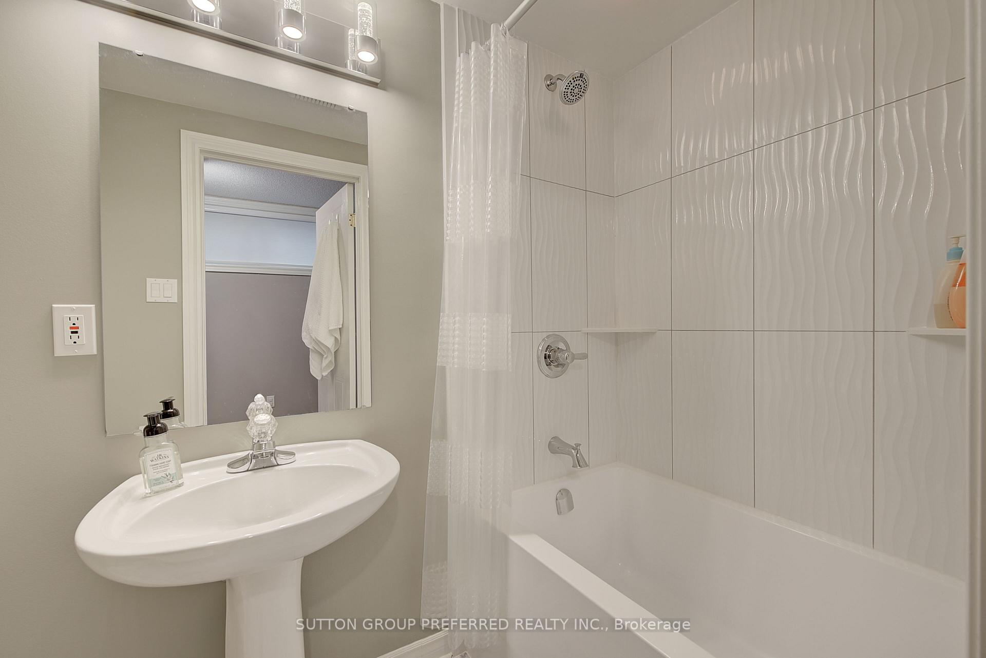 Photo 37 of Unit 20, 270 North Centre Road, London, North R — HOMEH