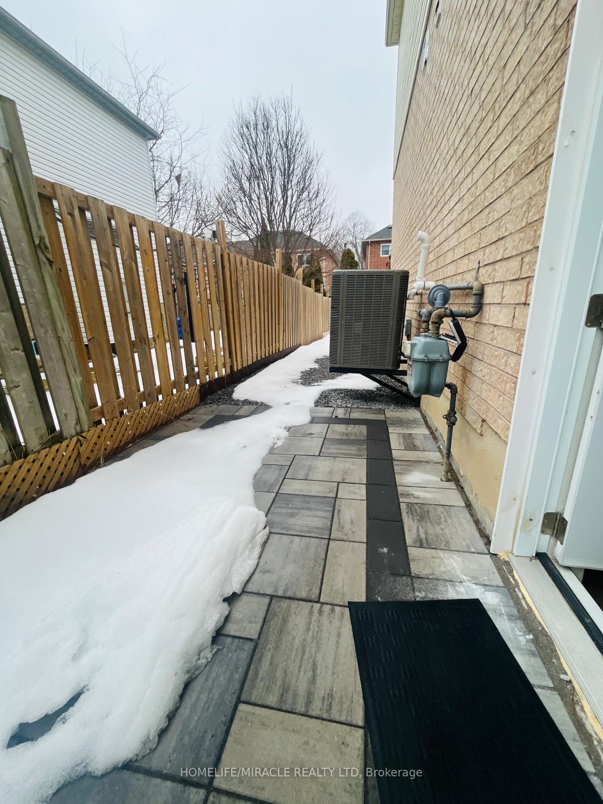 Photo 8 of 28 Fishlock Street, Ajax, Central — HOMEH