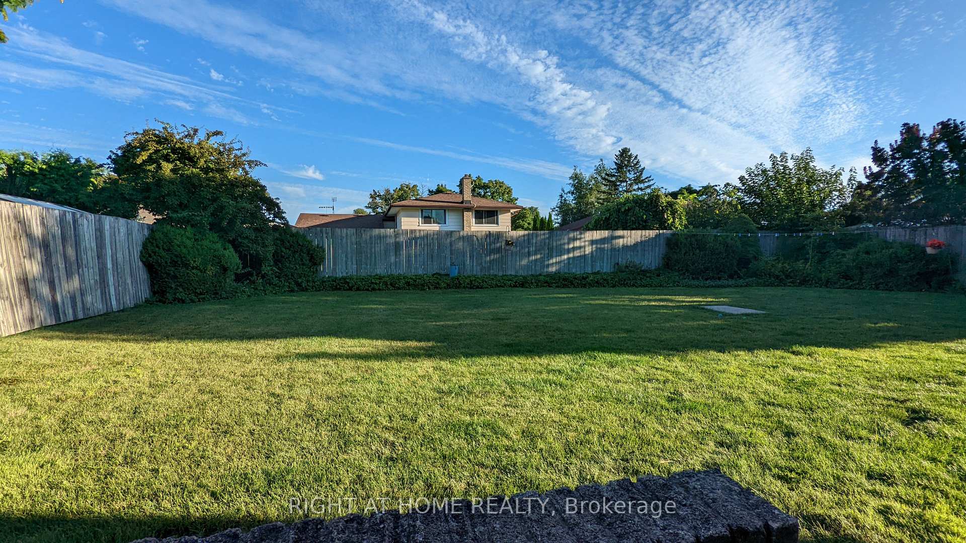 Photo 2 of Unit Lower Unit, 43 glenayr Place, Welland, N. Welland — HOMEH
