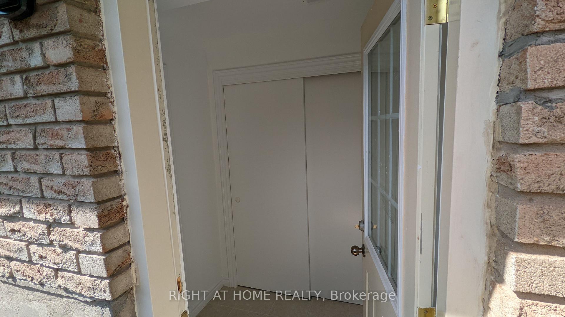 Photo 4 of Unit Lower Unit, 43 glenayr Place, Welland, N. Welland — HOMEH