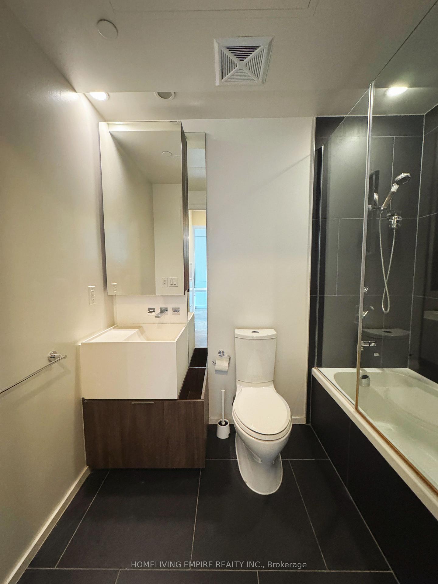Photo 3 of Unit 1606, 1 Bloor Street E, Toronto, Church-Yonge Corridor — HOMEH