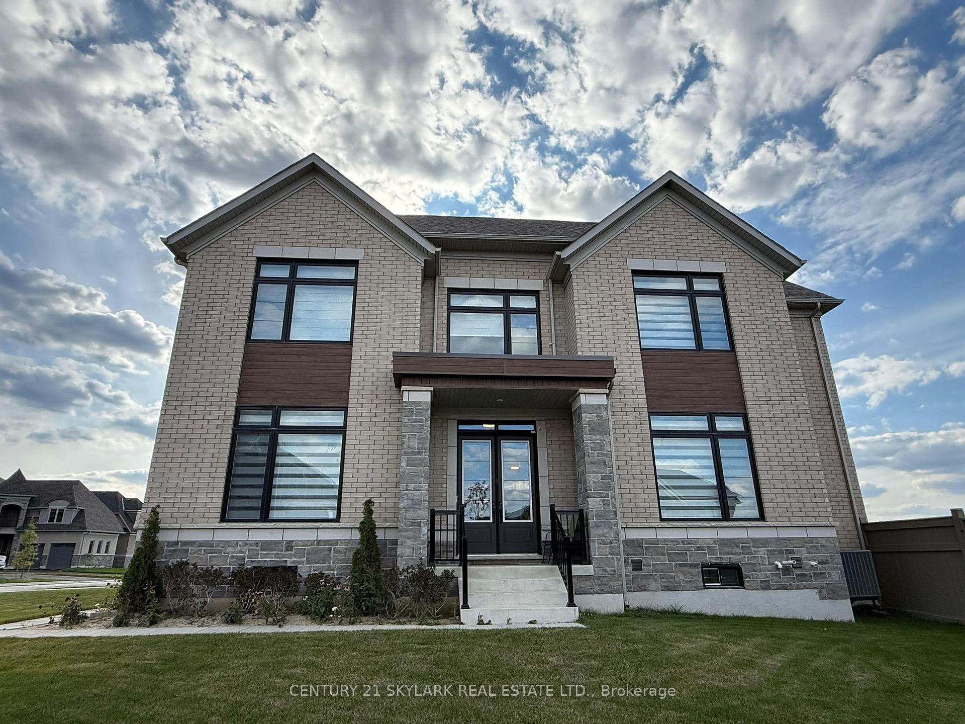 Front of 22 Mahogany Trail