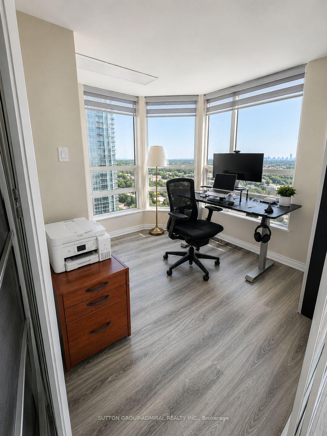 Photo 10 of Unit 813, 7805 Bayview Avenue, Markham, Aileen-Willowbrook — HOMEH