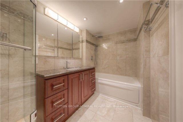 Photo 9 of Unit 813, 7805 Bayview Avenue, Markham, Aileen-Willowbrook — HOMEH