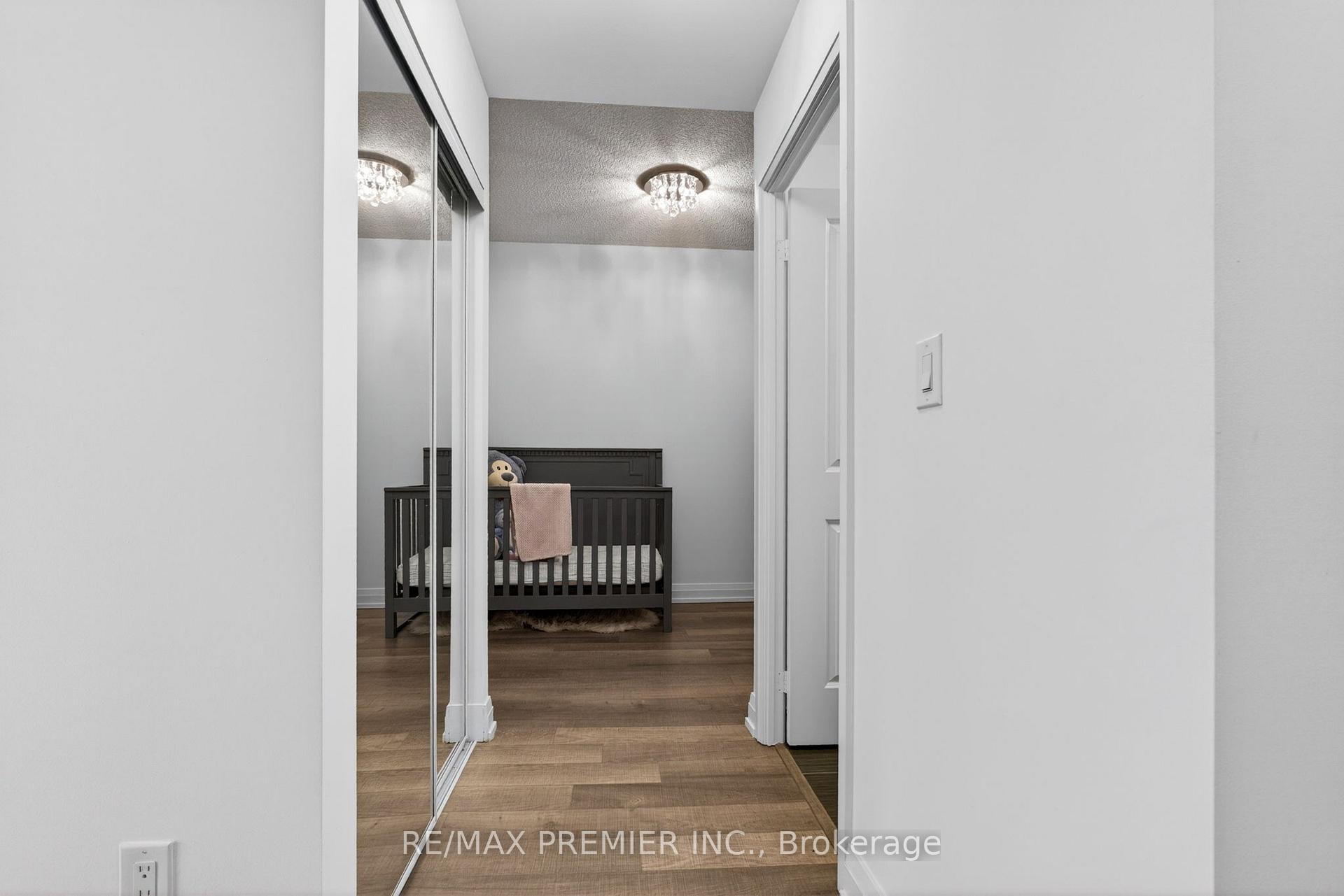 Photo 7 of Unit 608, 7167 Yonge Street, Markham, Thornhill — HOMEH