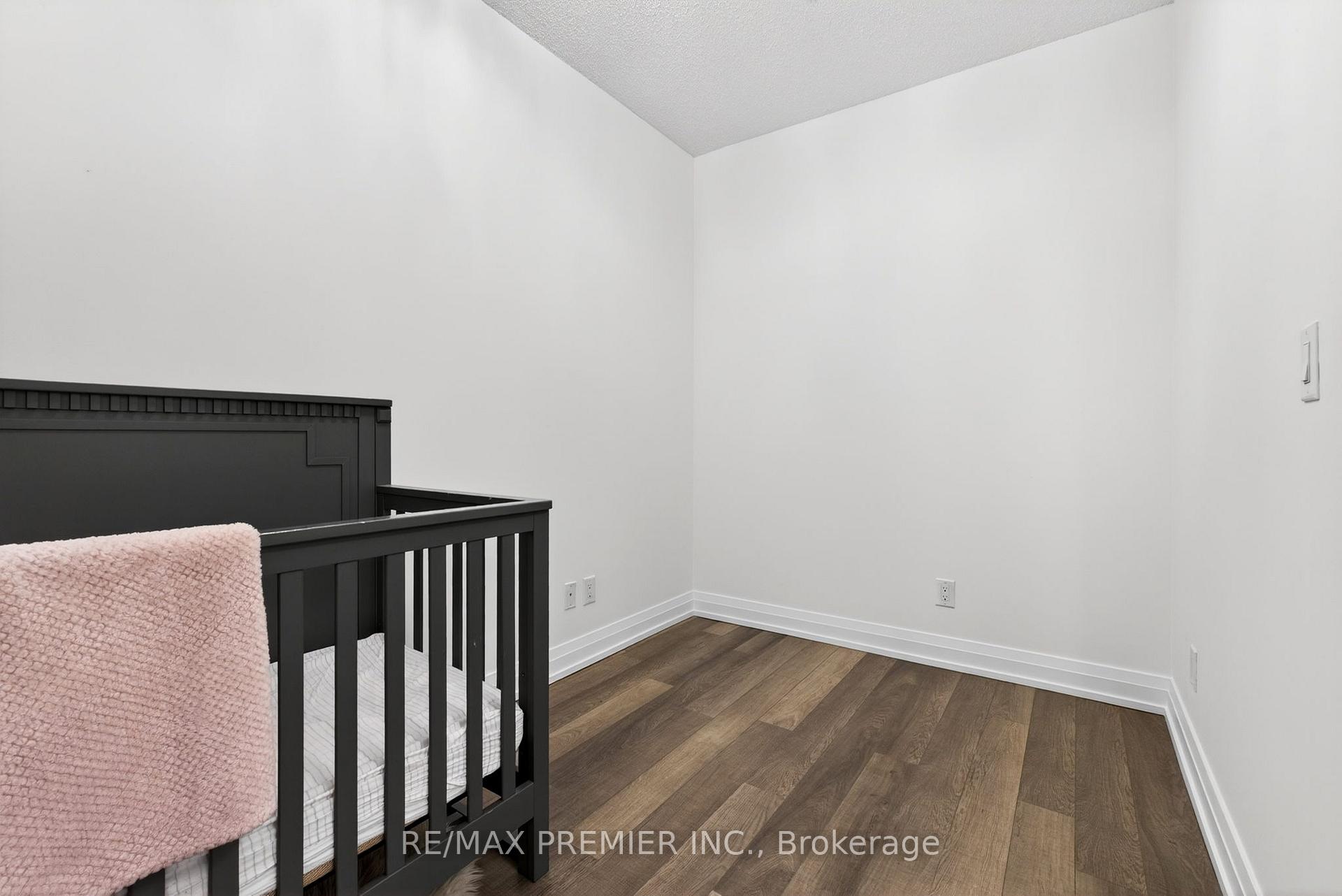 Photo 8 of Unit 608, 7167 Yonge Street, Markham, Thornhill — HOMEH
