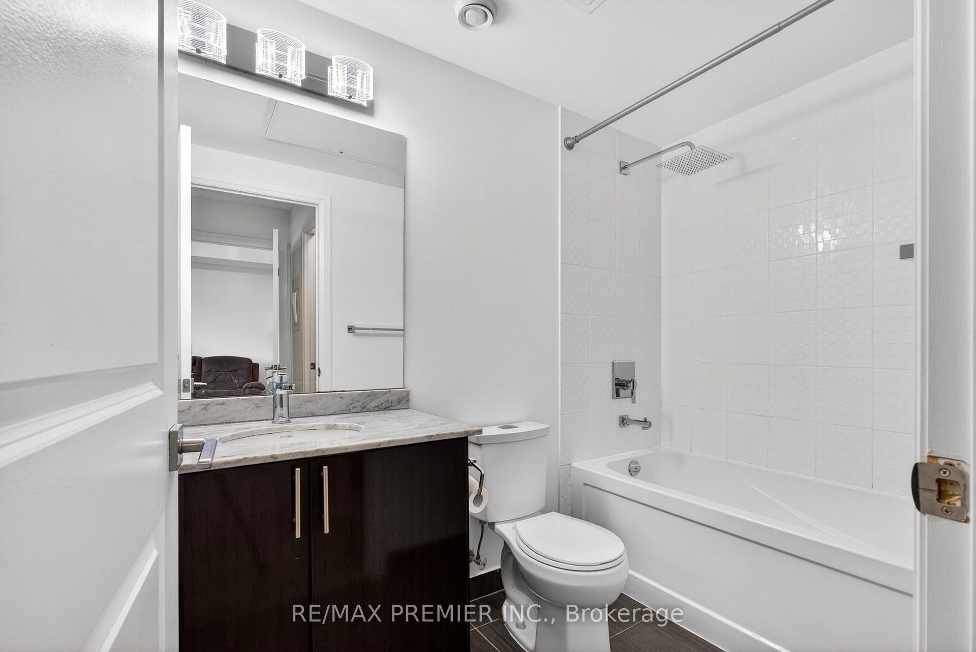 Photo 12 of Unit 608, 7167 Yonge Street, Markham, Thornhill — HOMEH