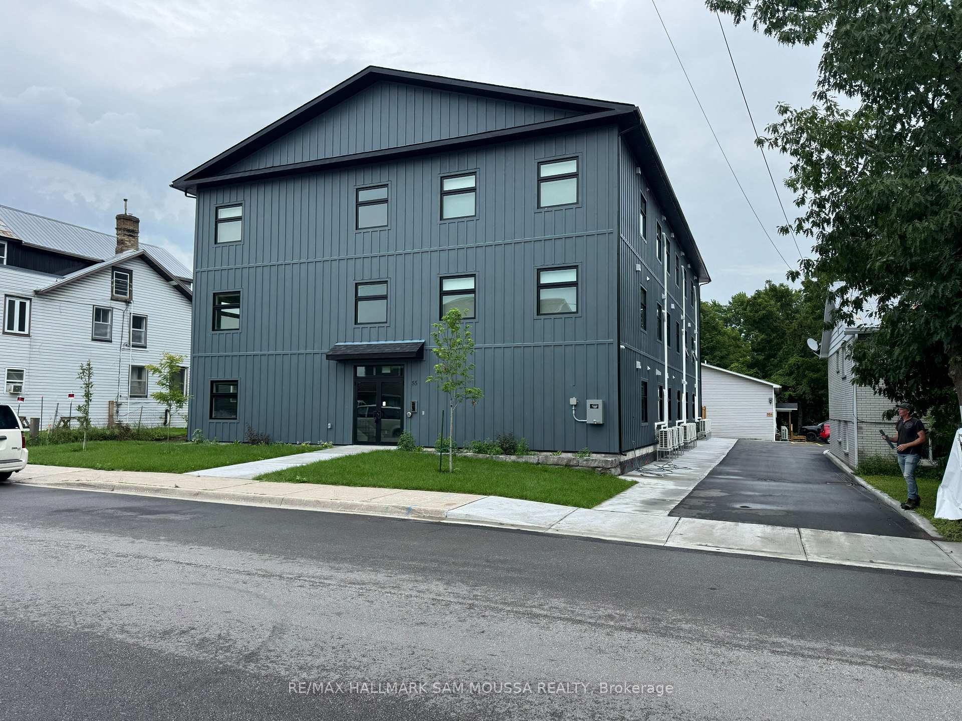 Photo of Unit 104, 55 Drummond Street E
