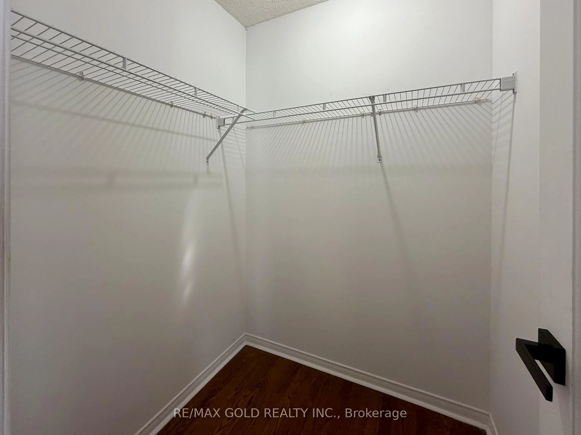 Photo 15 of 218 Van Scott Drive, Brampton, Northwest Sandalwood Parkway — HOMEH