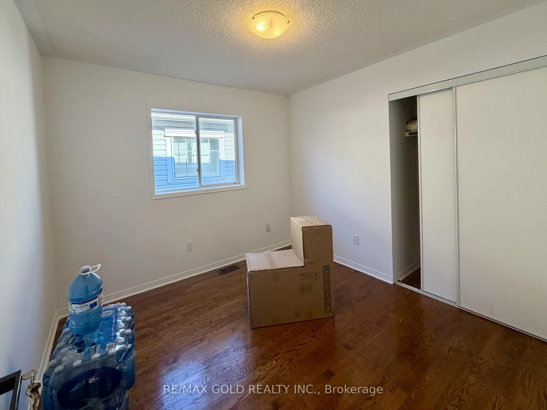 Photo 17 of 218 Van Scott Drive, Brampton, Northwest Sandalwood Parkway — HOMEH