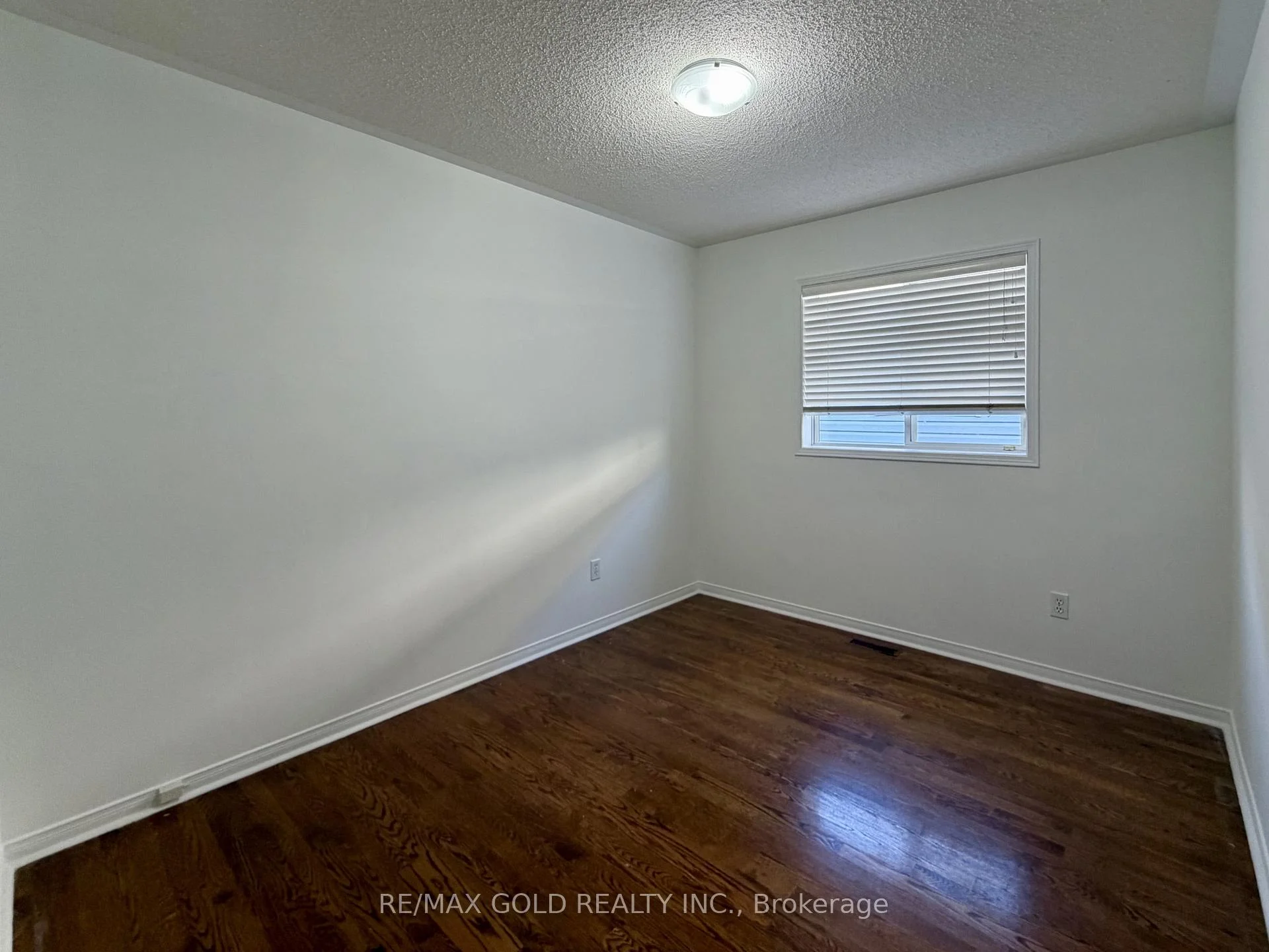 Photo 18 of 218 Van Scott Drive, Brampton, Northwest Sandalwood Parkway — HOMEH