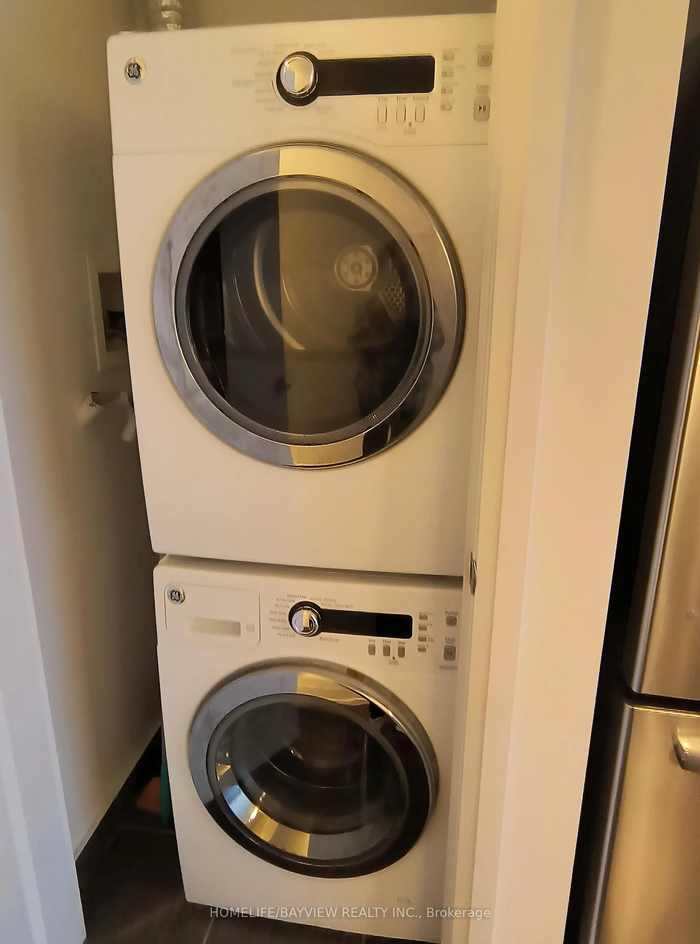 Photo 13 of Unit 1103, 7165 Yonge Street, Markham, Thornhill — HOMEH