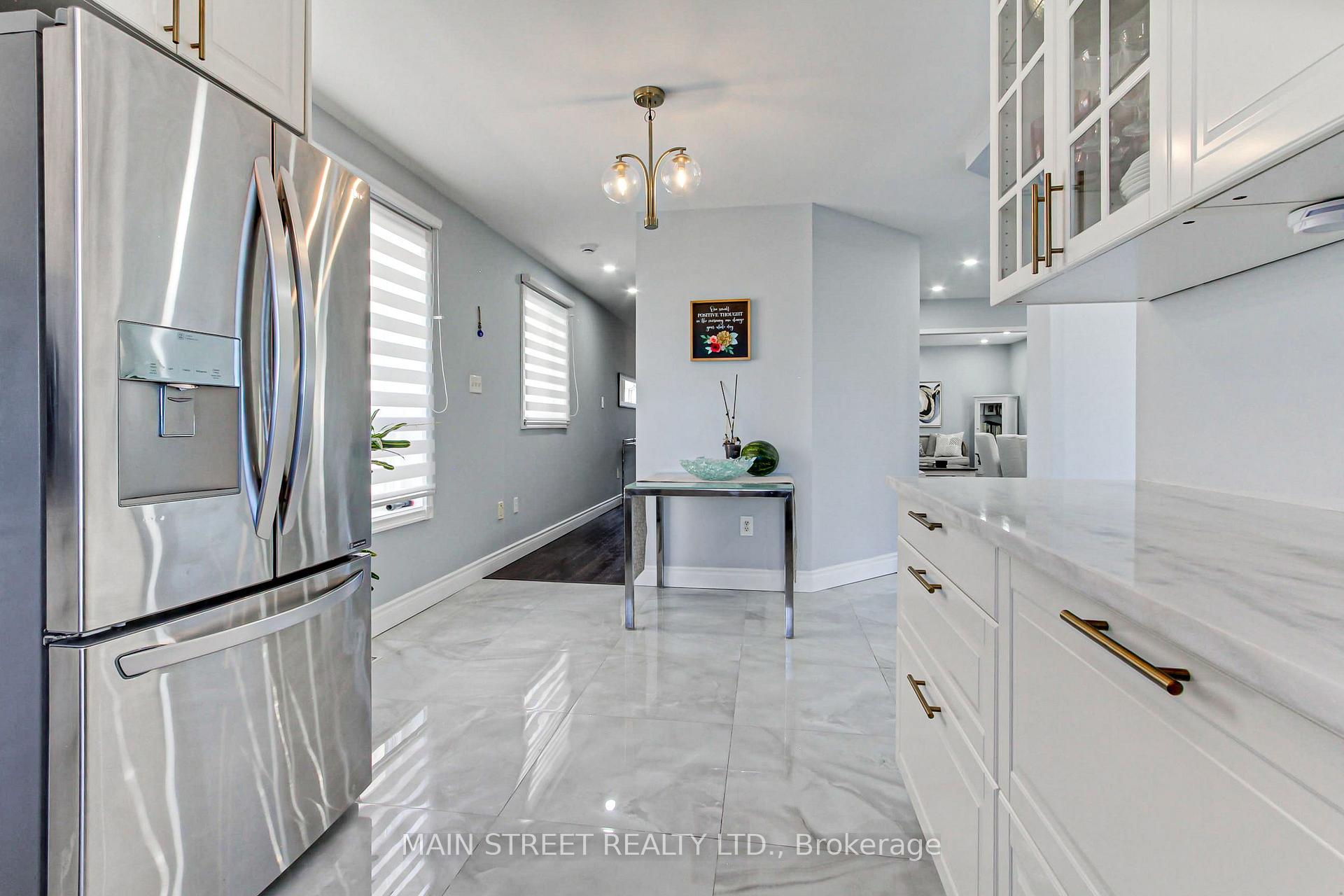 Photo 14 of 38 Sundew Drive, Barrie, Holly — HOMEH
