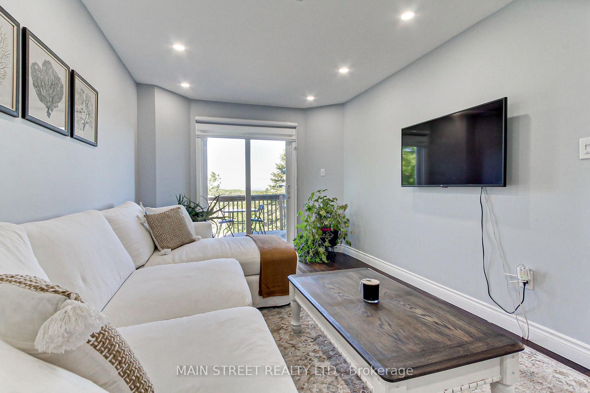 Photo 18 of 38 Sundew Drive, Barrie, Holly — HOMEH