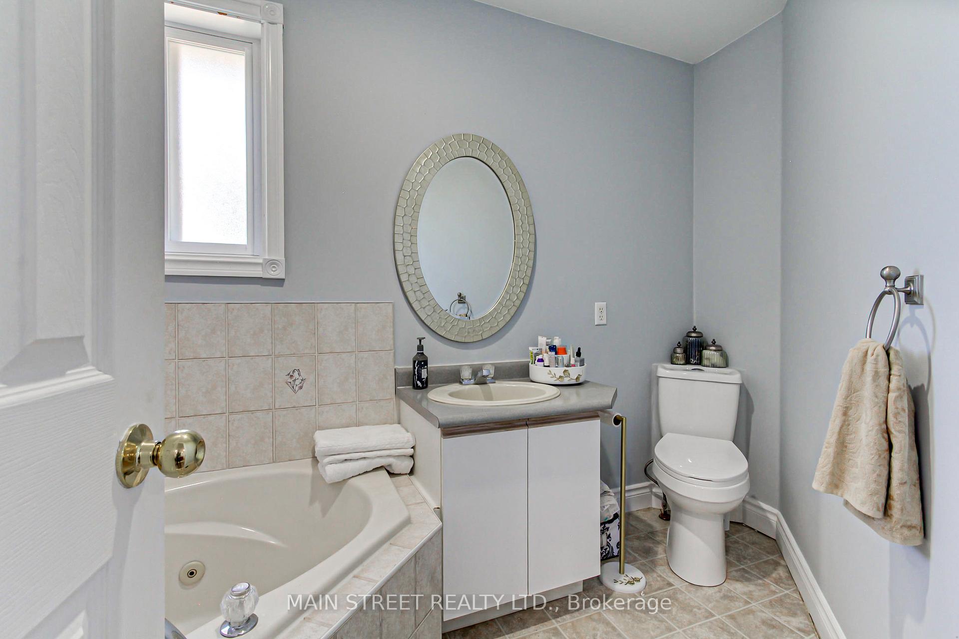 Photo 22 of 38 Sundew Drive, Barrie, Holly — HOMEH
