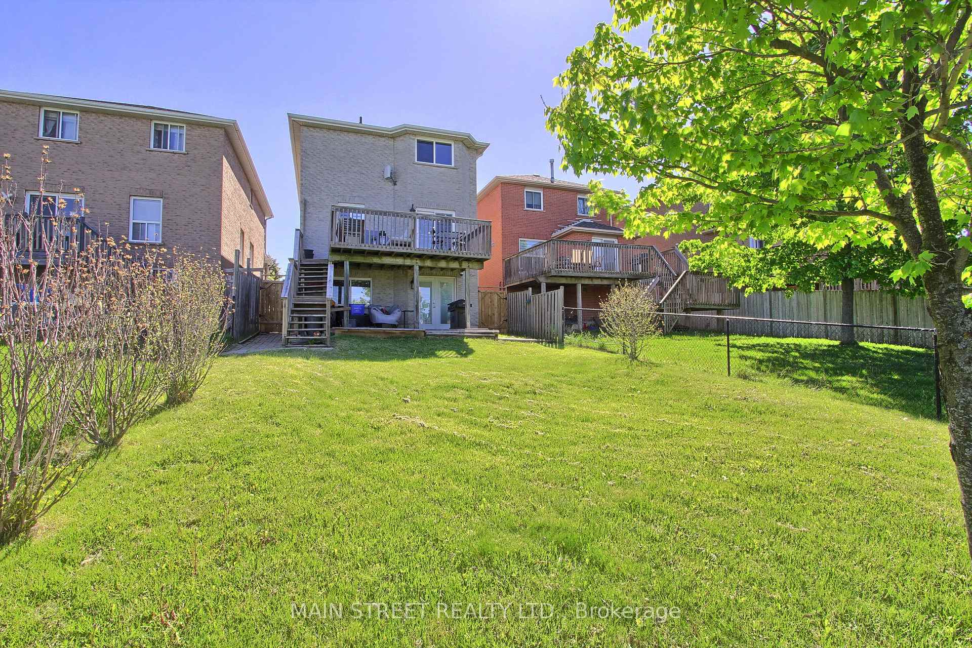 Photo 32 of 38 Sundew Drive, Barrie, Holly — HOMEH