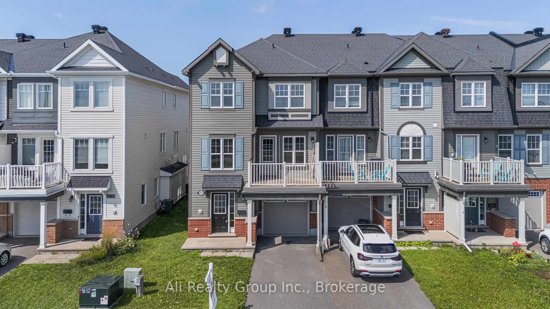 Photo 1 of 359 Sweetfern Crescent, Ottawa, Avalon West — HOMEH