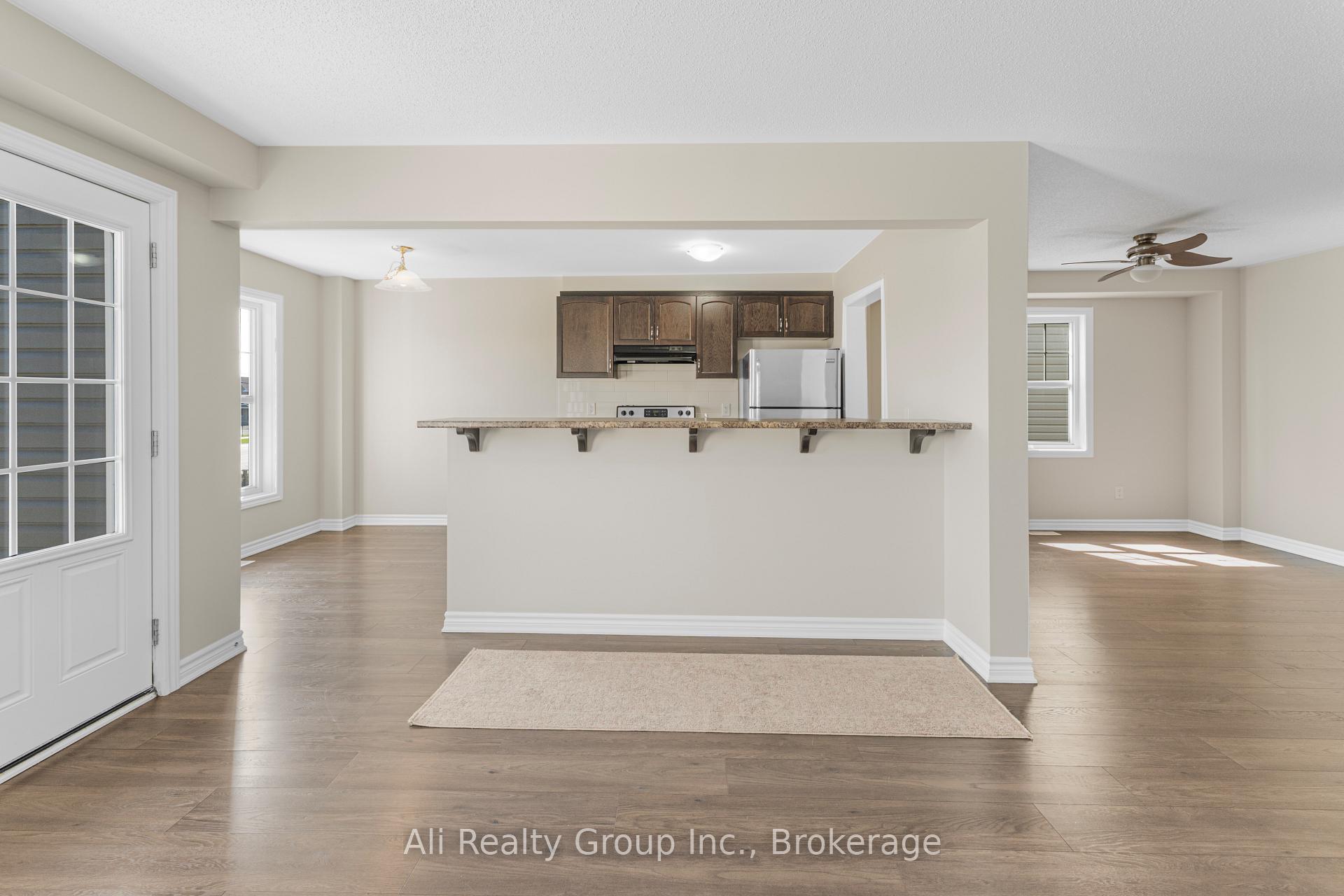 Photo 2 of 359 Sweetfern Crescent, Ottawa, Avalon West — HOMEH