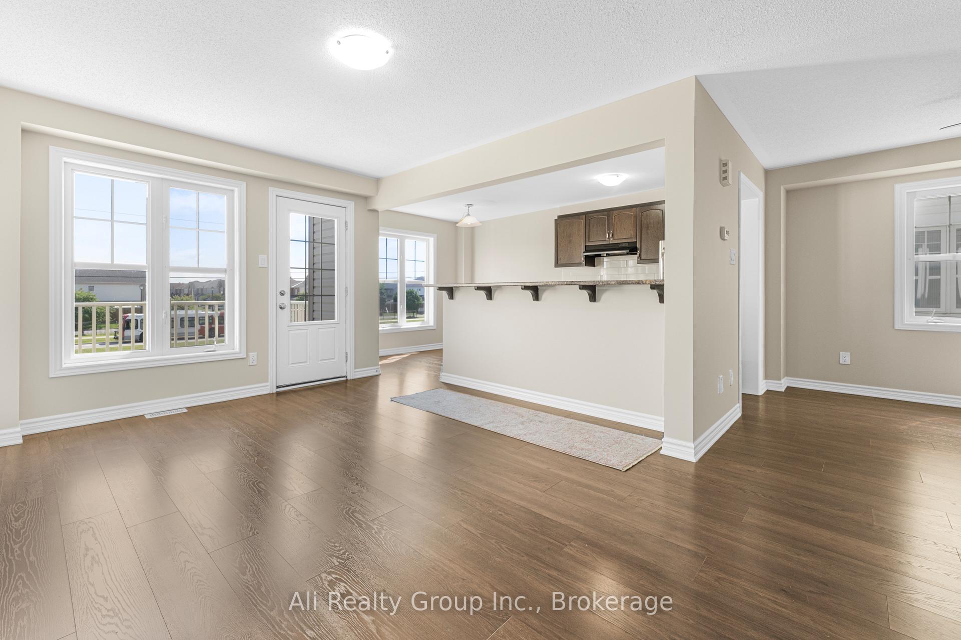 Photo 3 of 359 Sweetfern Crescent, Ottawa, Avalon West — HOMEH