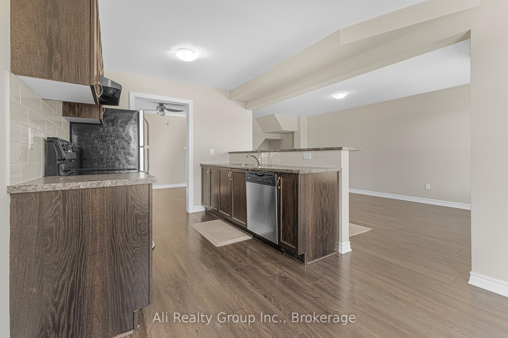 Photo 4 of 359 Sweetfern Crescent, Ottawa, Avalon West — HOMEH