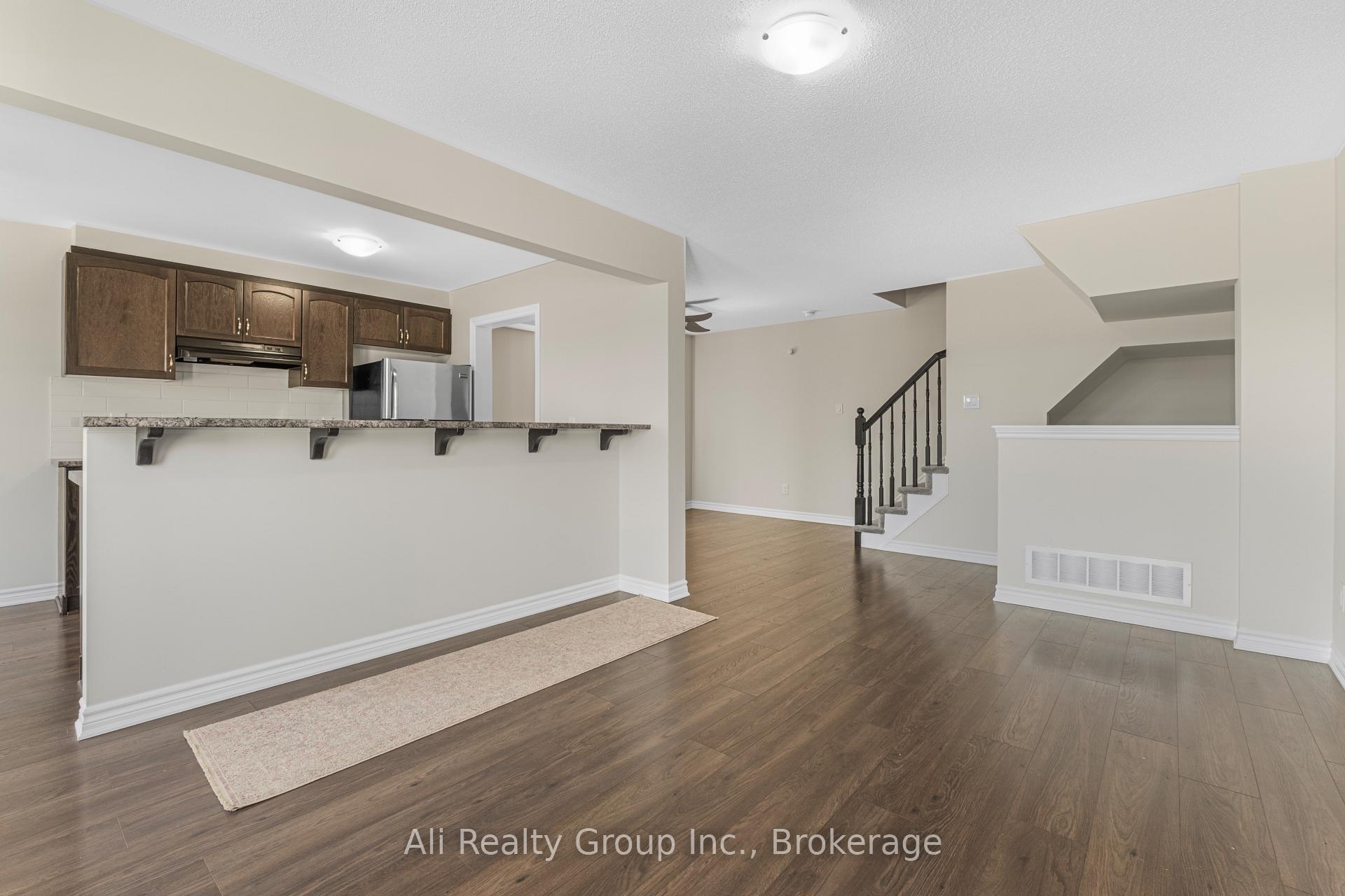 Photo 5 of 359 Sweetfern Crescent, Ottawa, Avalon West — HOMEH