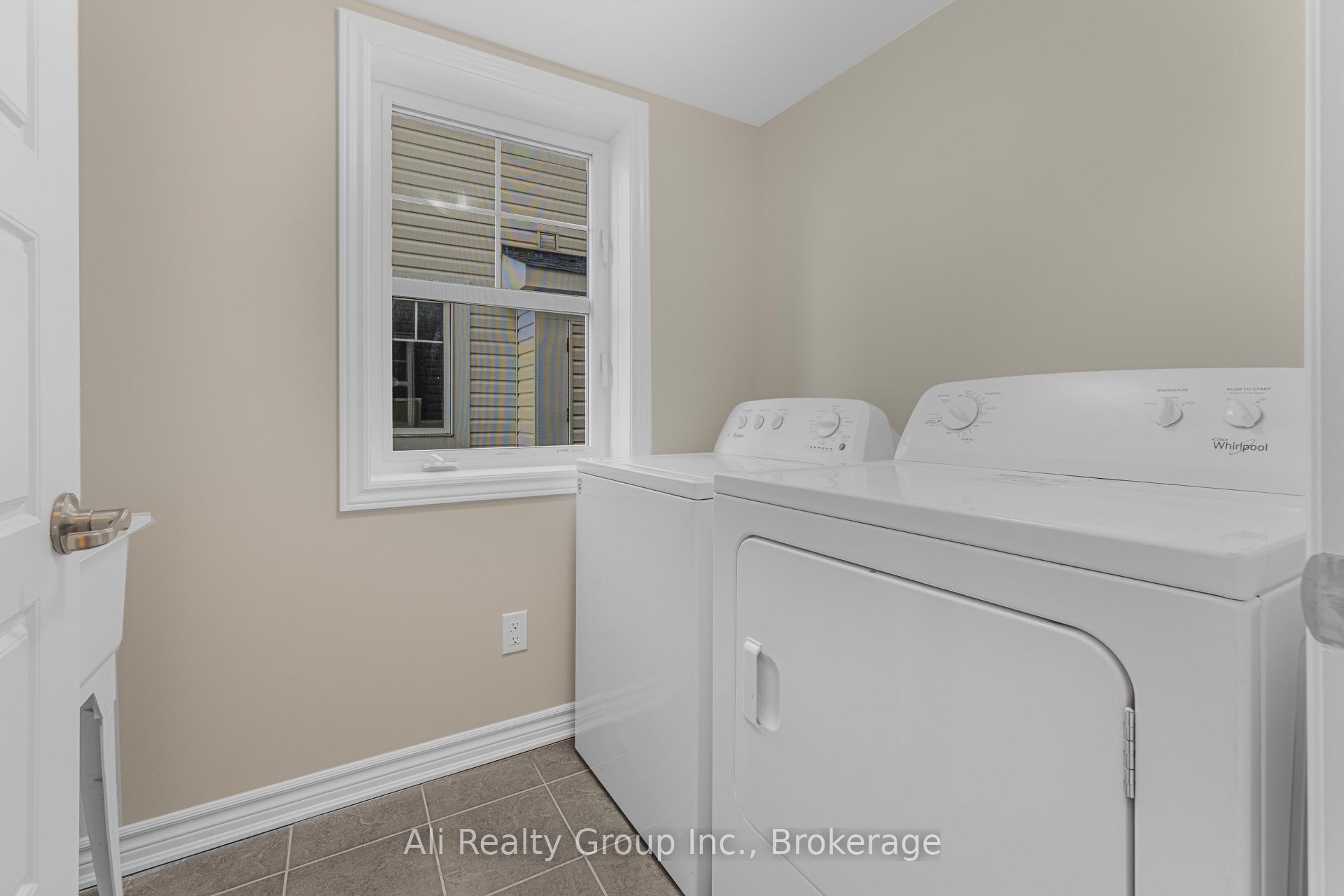 Photo 9 of 359 Sweetfern Crescent, Ottawa, Avalon West — HOMEH