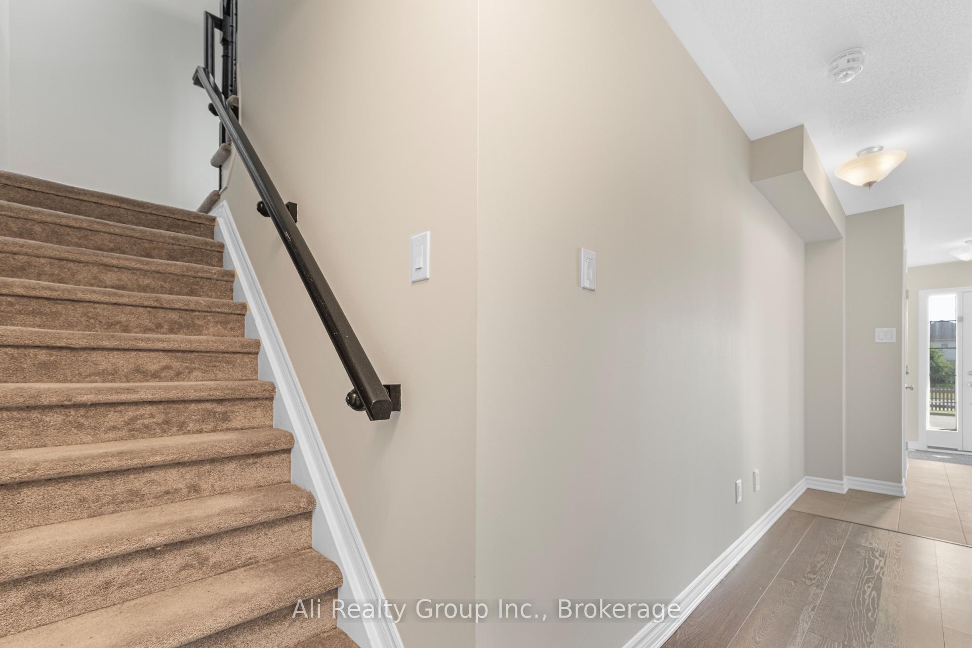 Photo 10 of 359 Sweetfern Crescent, Ottawa, Avalon West — HOMEH