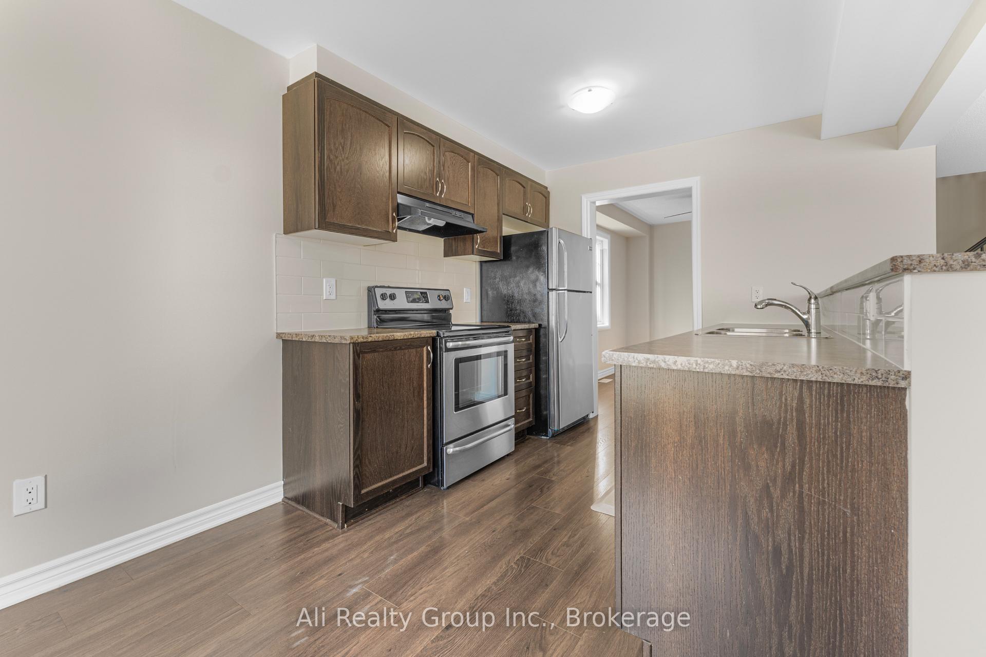 Photo 13 of 359 Sweetfern Crescent, Ottawa, Avalon West — HOMEH