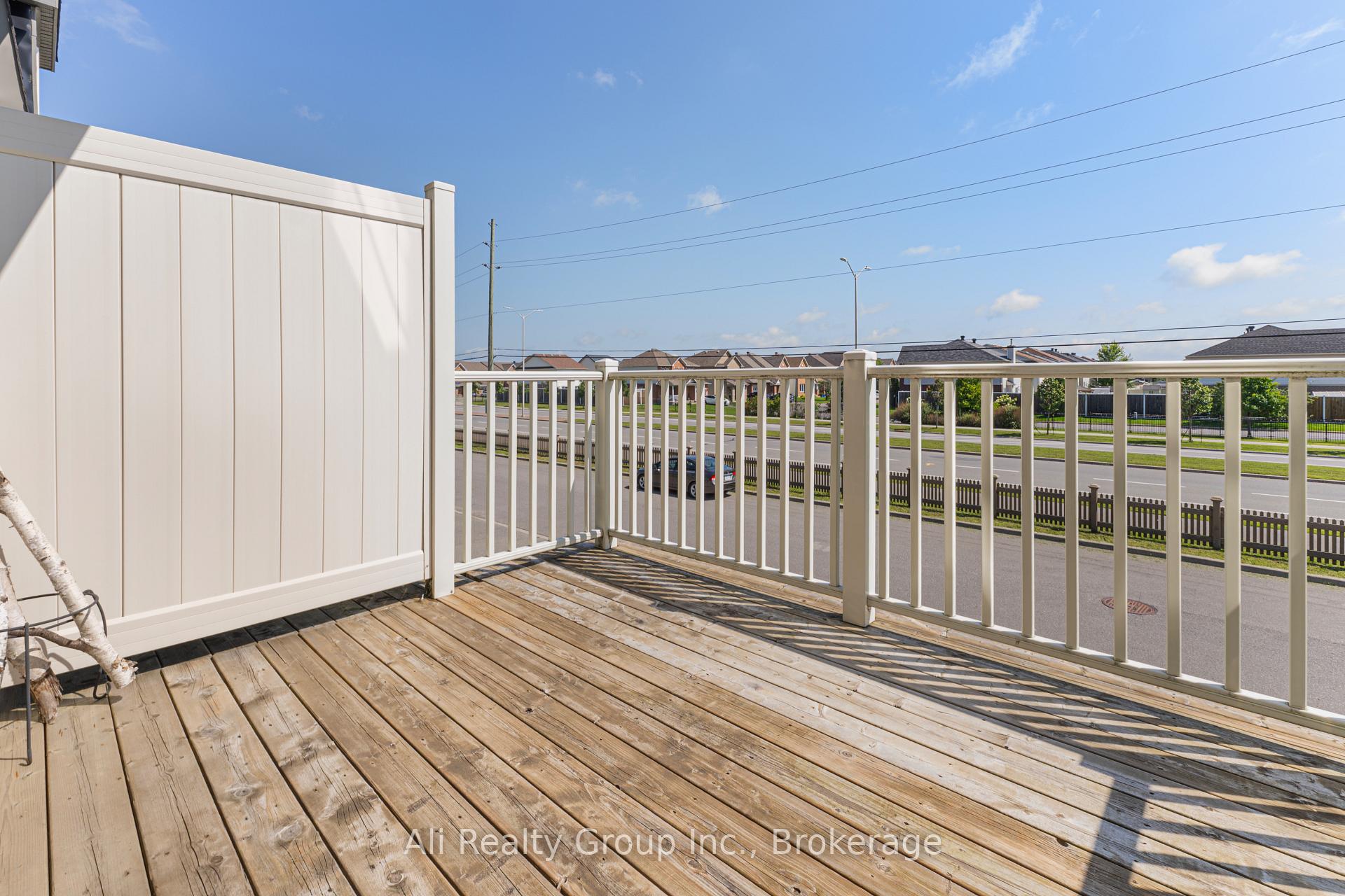 Photo 14 of 359 Sweetfern Crescent, Ottawa, Avalon West — HOMEH
